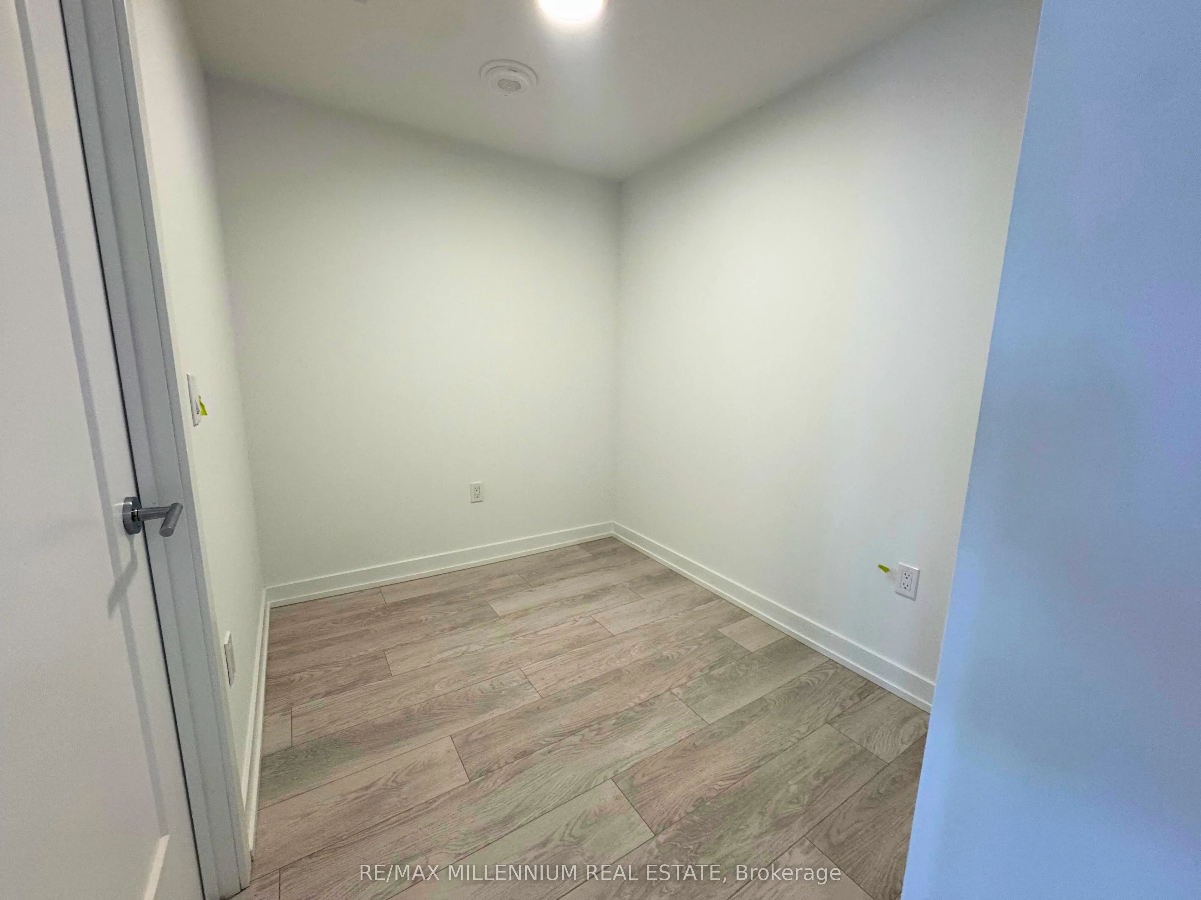 801 the Queens Way, #419