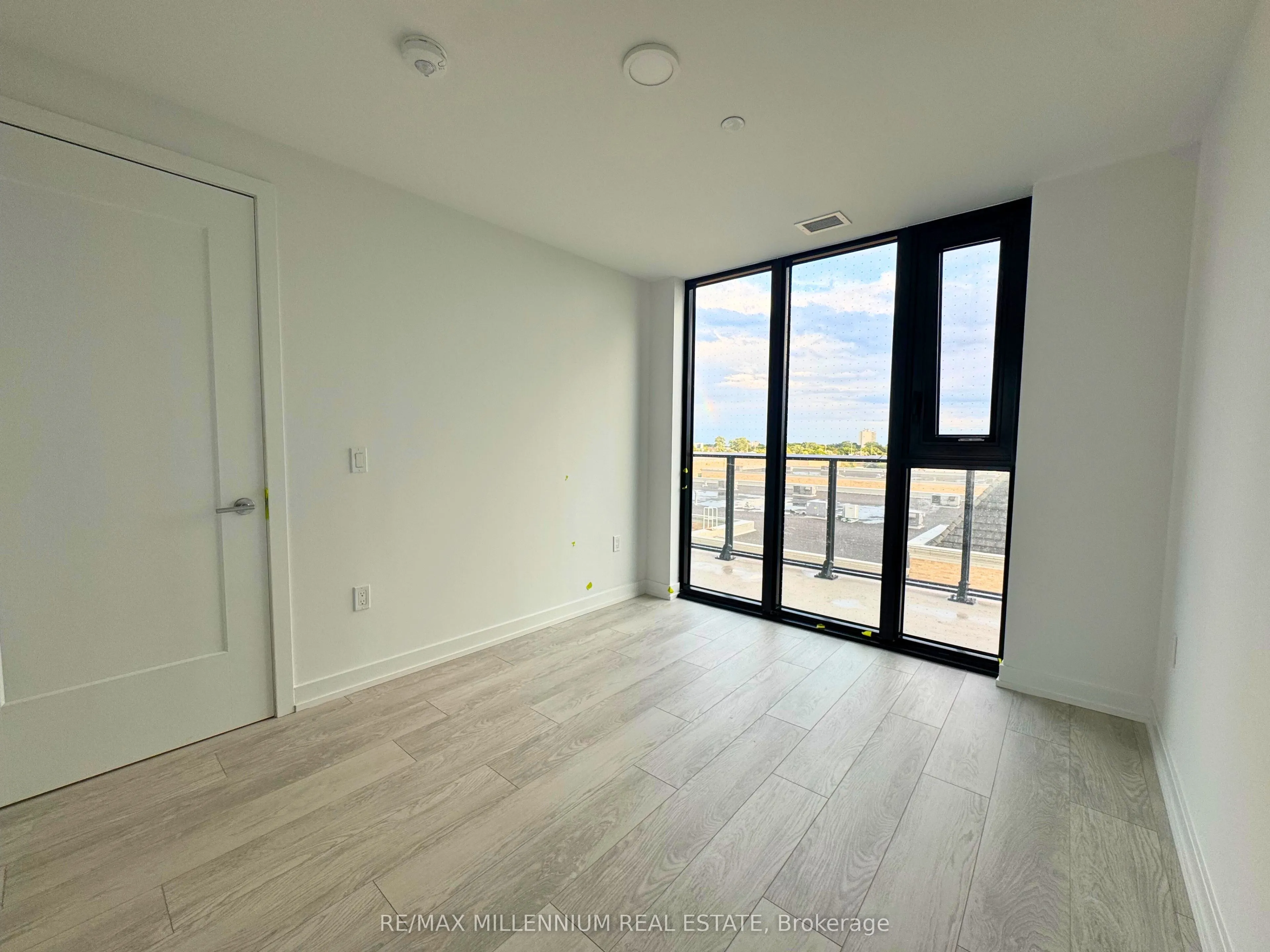 801 the Queens Way, #419