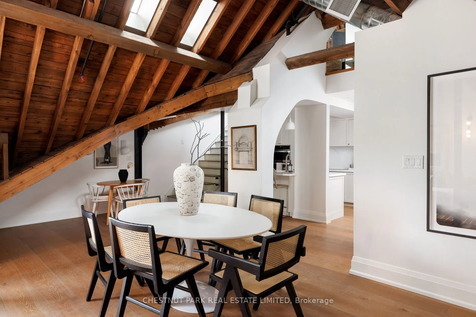 384 Sunnyside Avenue, #309
