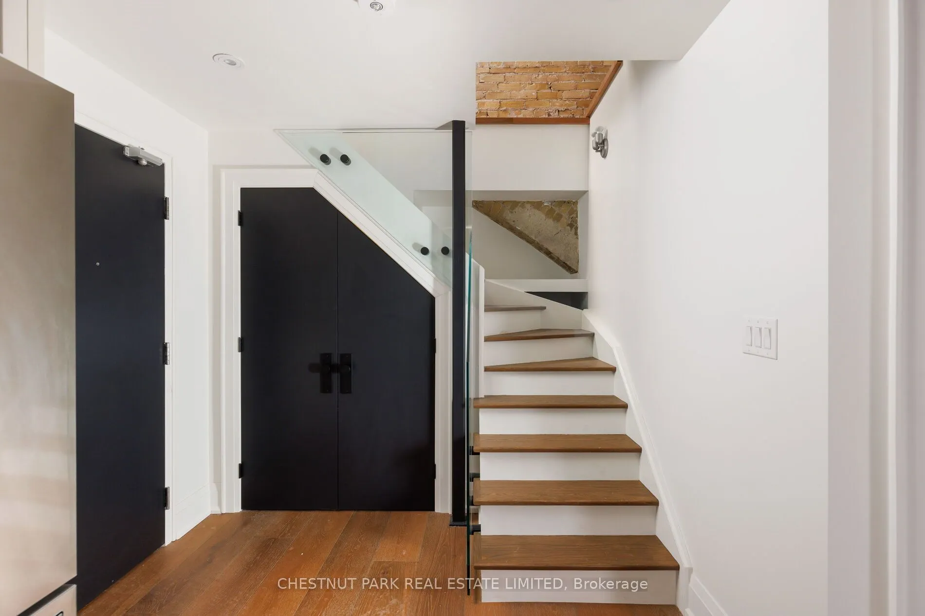 384 Sunnyside Avenue, #309
