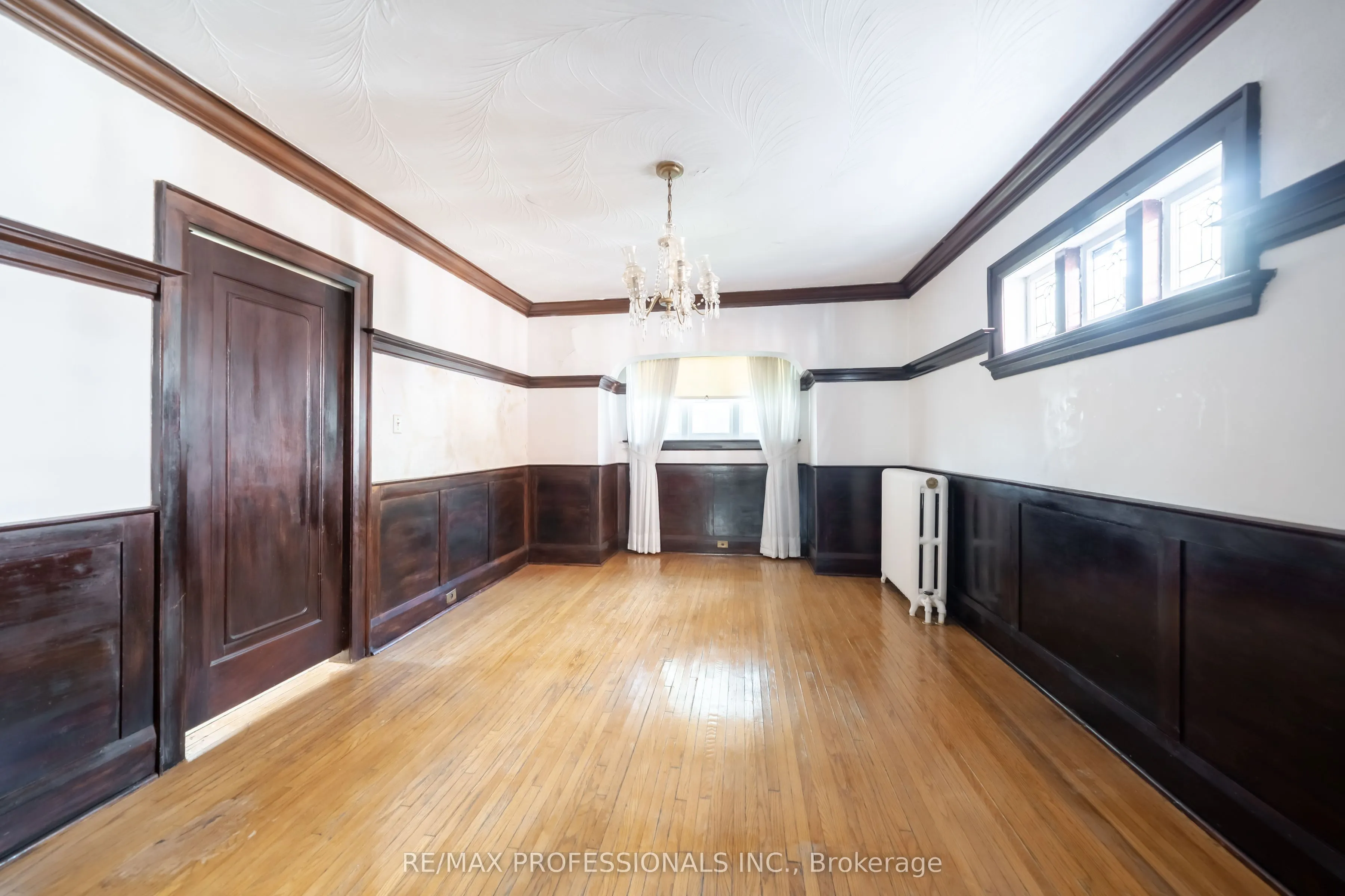 24 Queens Avenue
