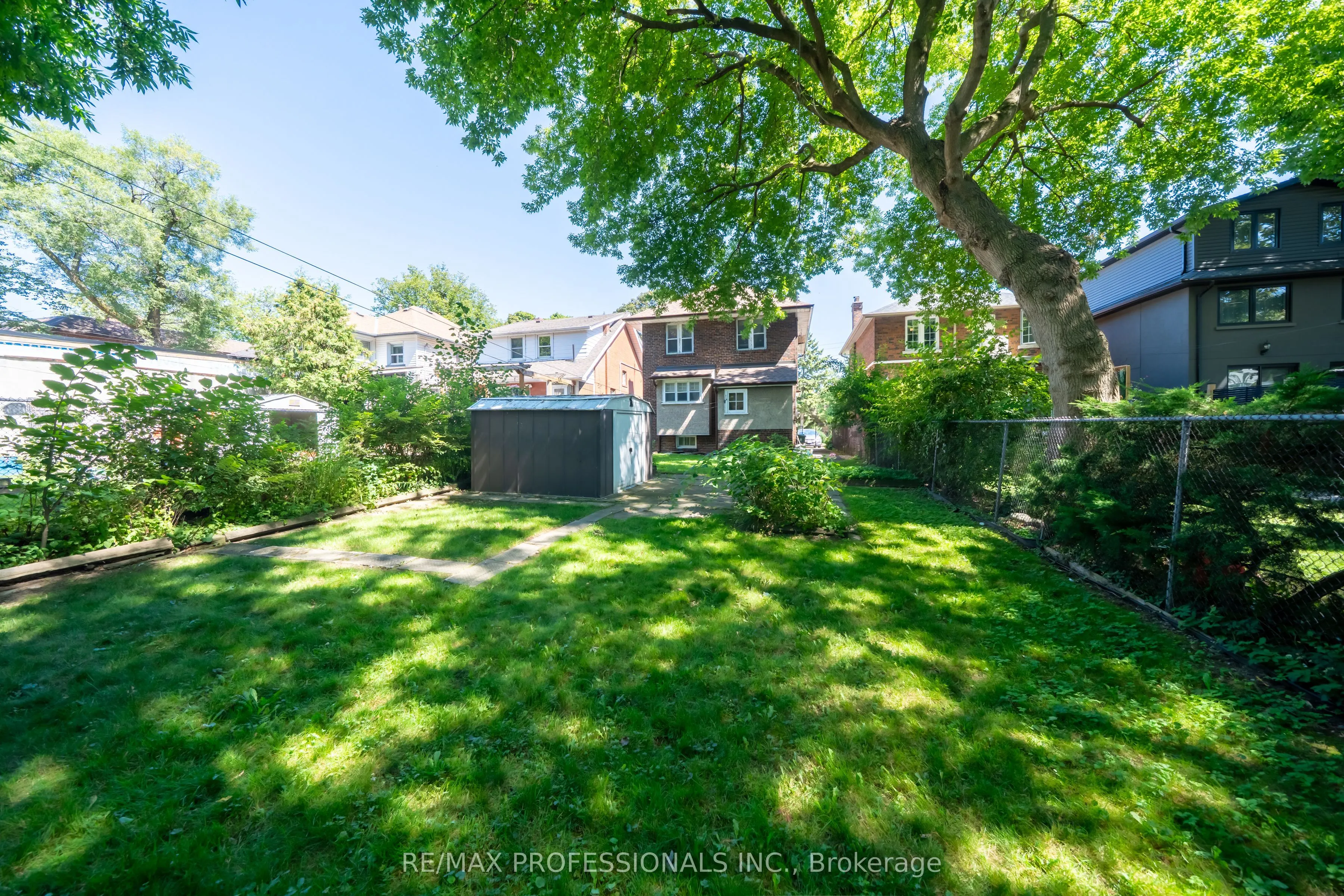 24 Queens Avenue