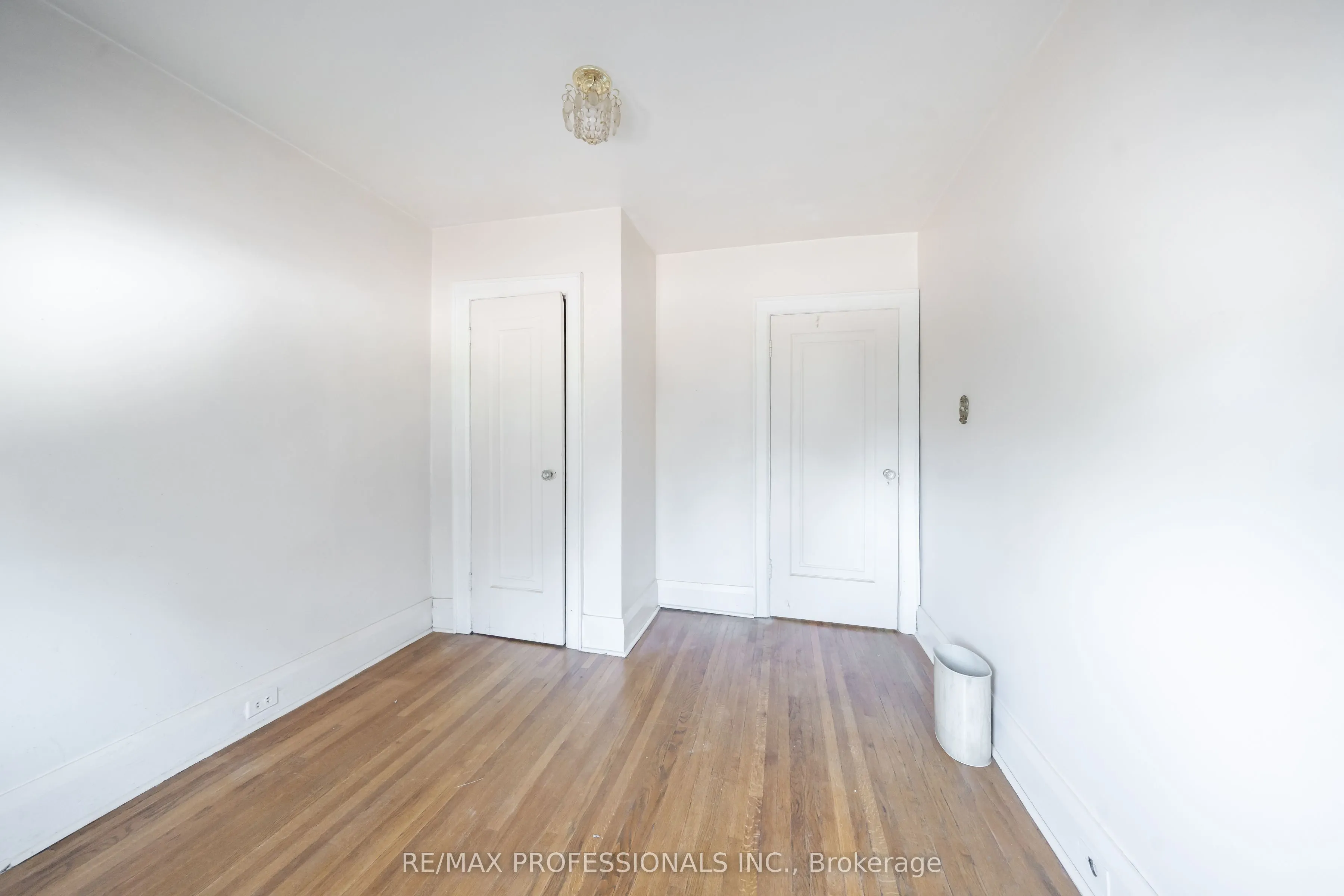 24 Queens Avenue