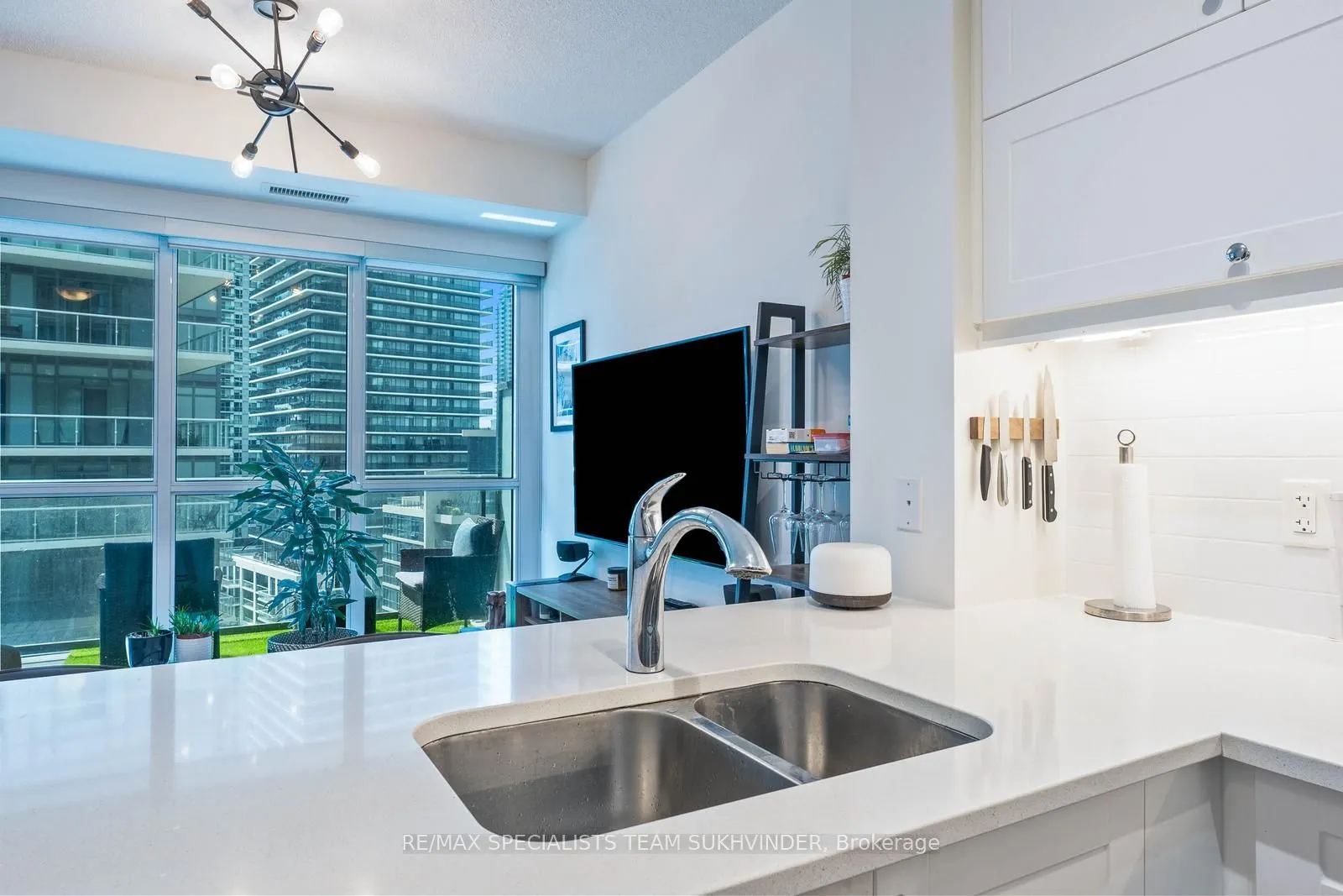 39 Annie Craig Drive, #1201