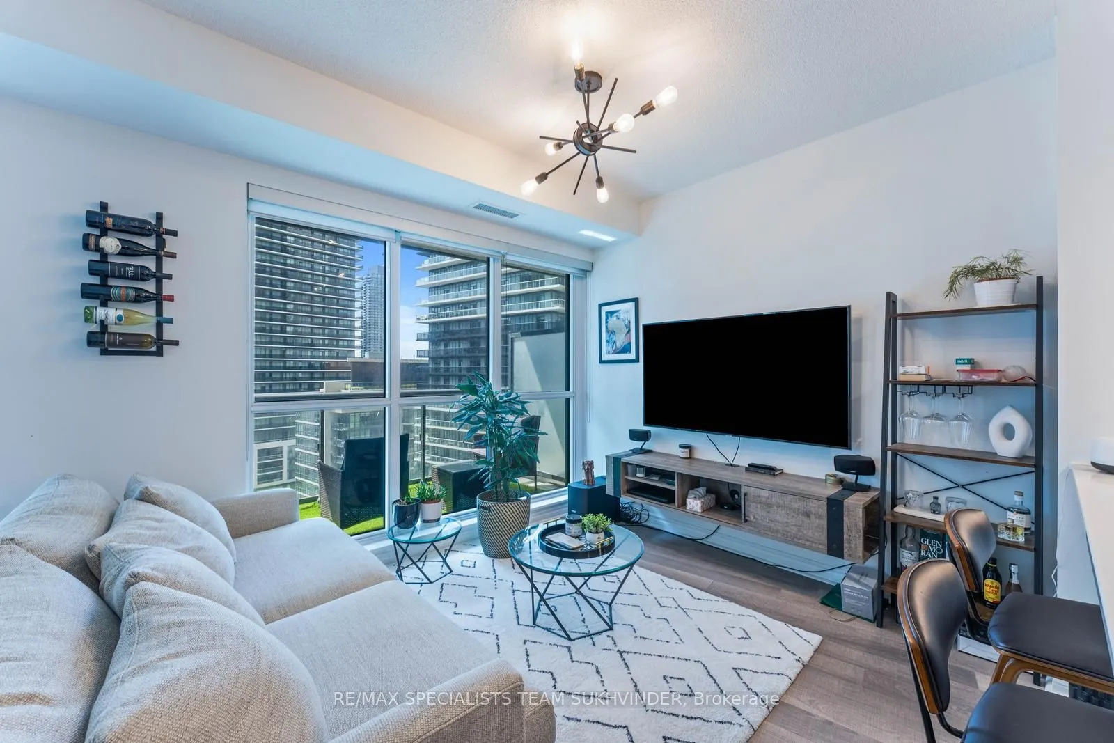 39 Annie Craig Drive, #1201