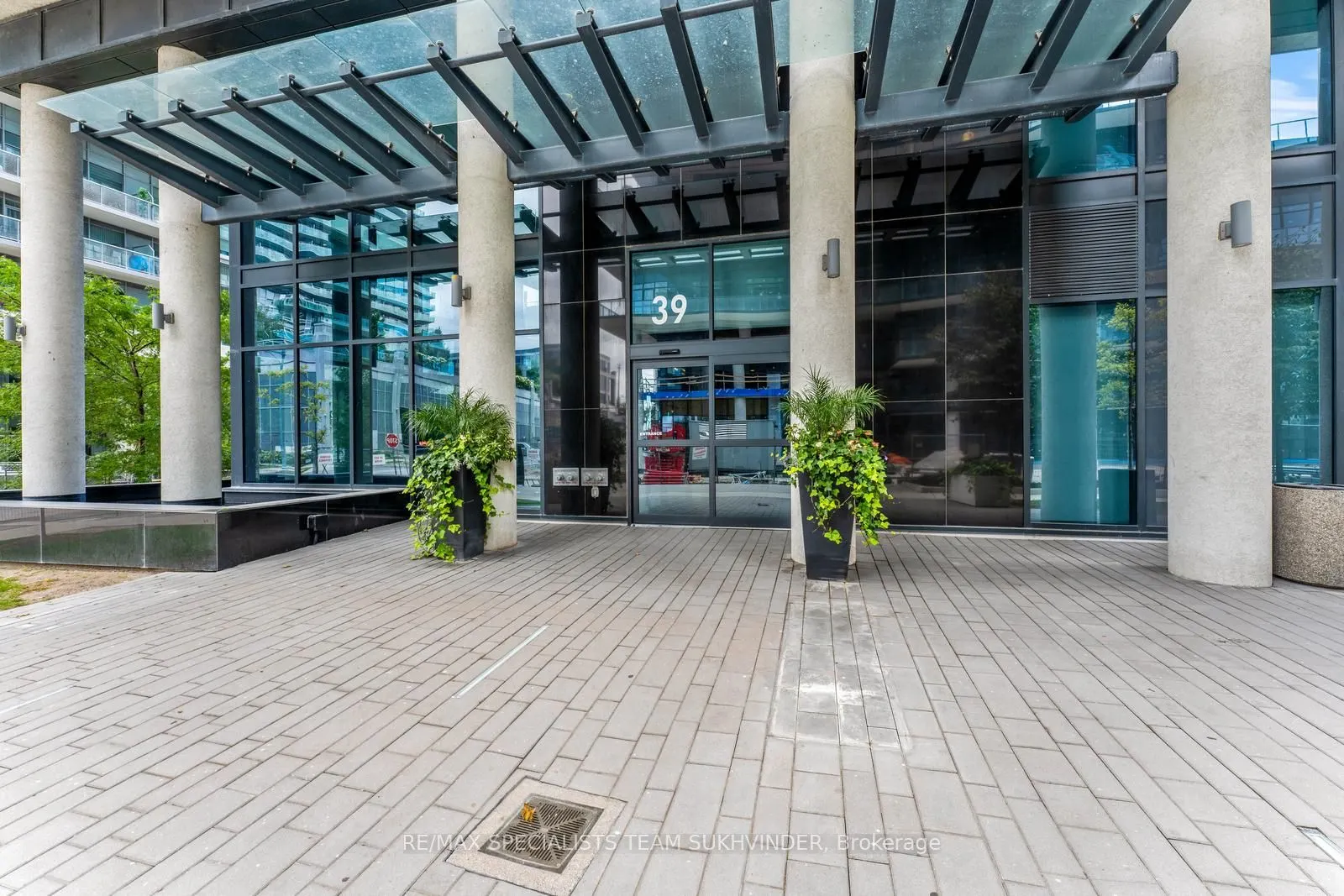 39 Annie Craig Drive, #1201