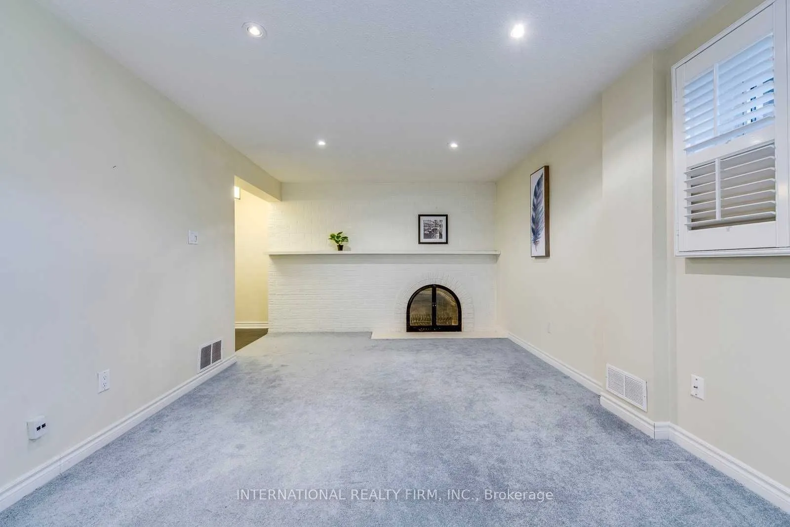 6855 Glen Erin Drive, #15
