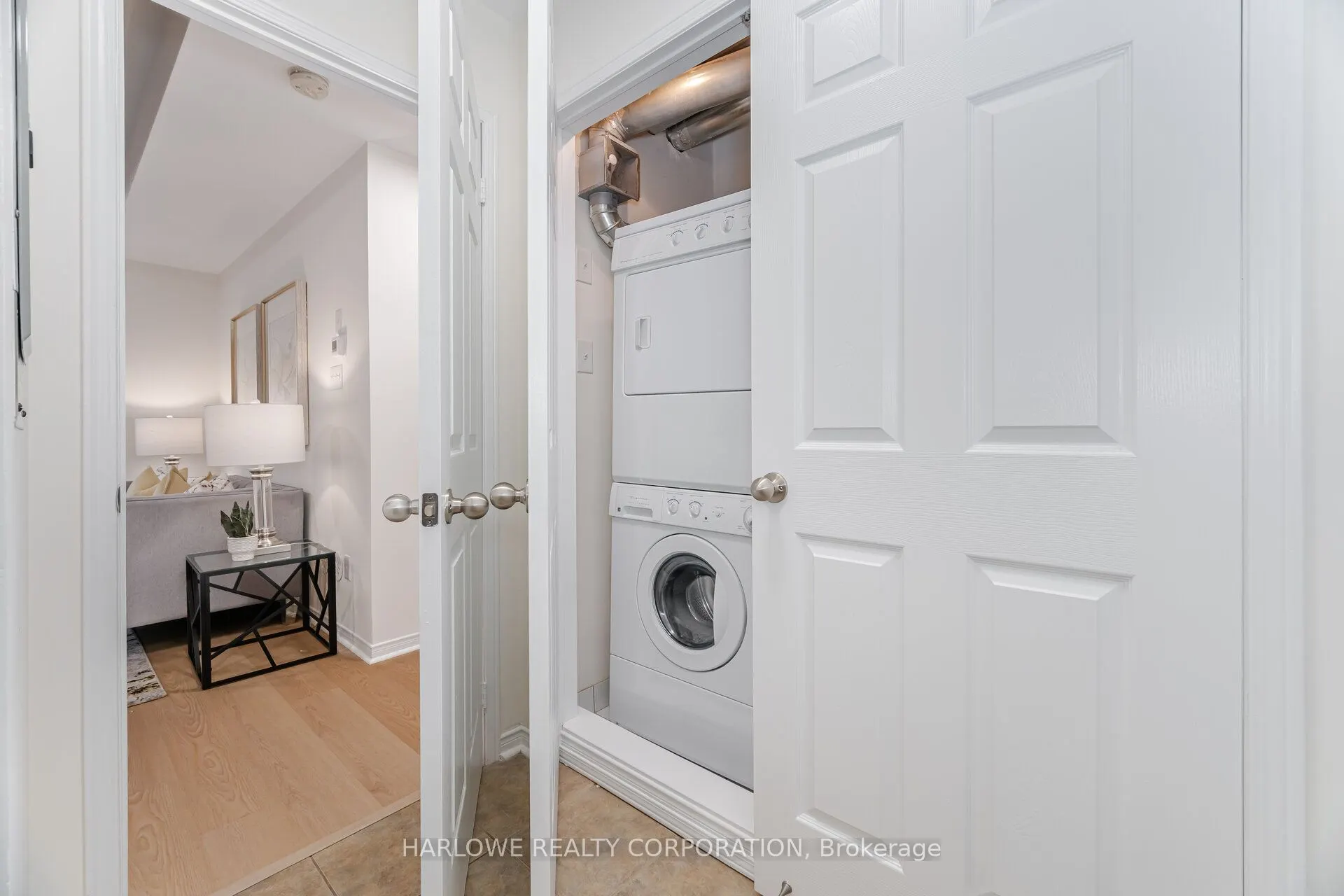 60 Fairwood Circle, #11