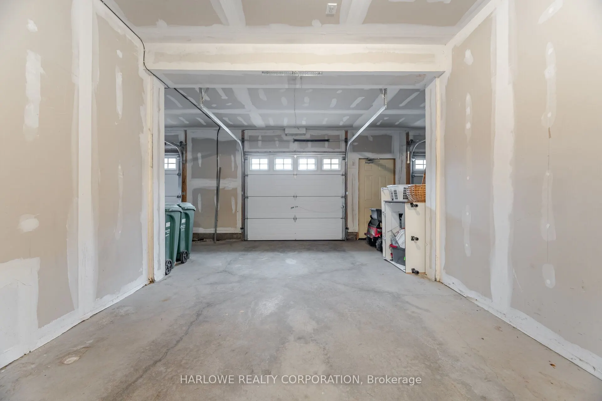 60 Fairwood Circle, #11