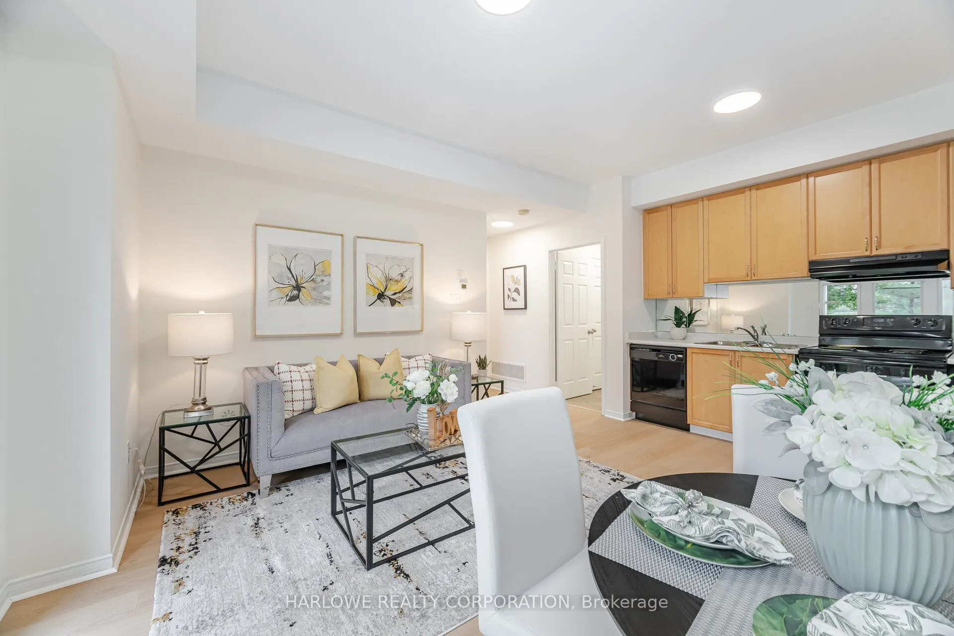 60 Fairwood Circle, #11