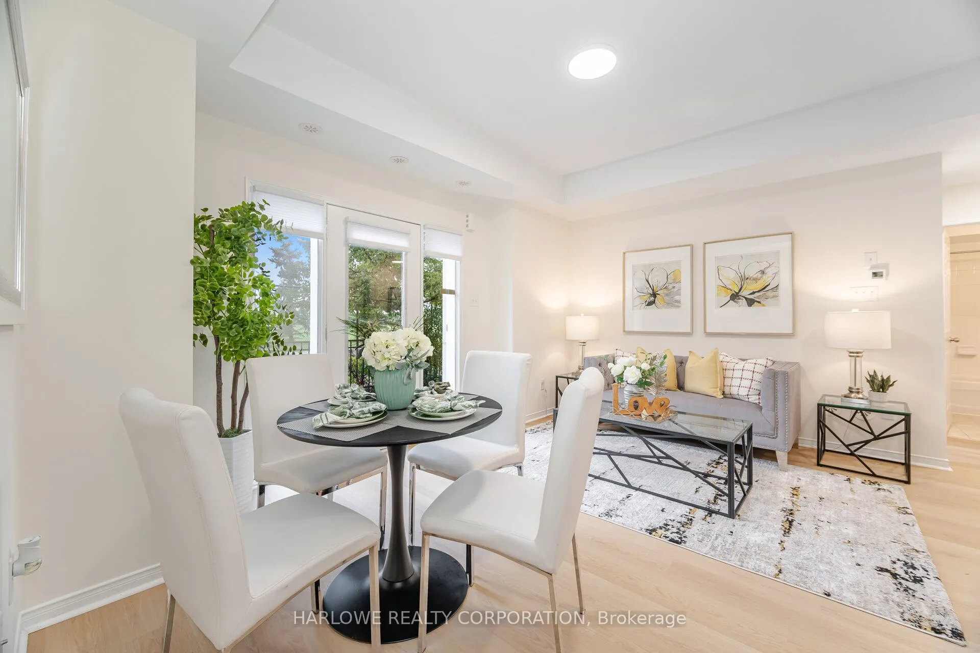 60 Fairwood Circle, #11