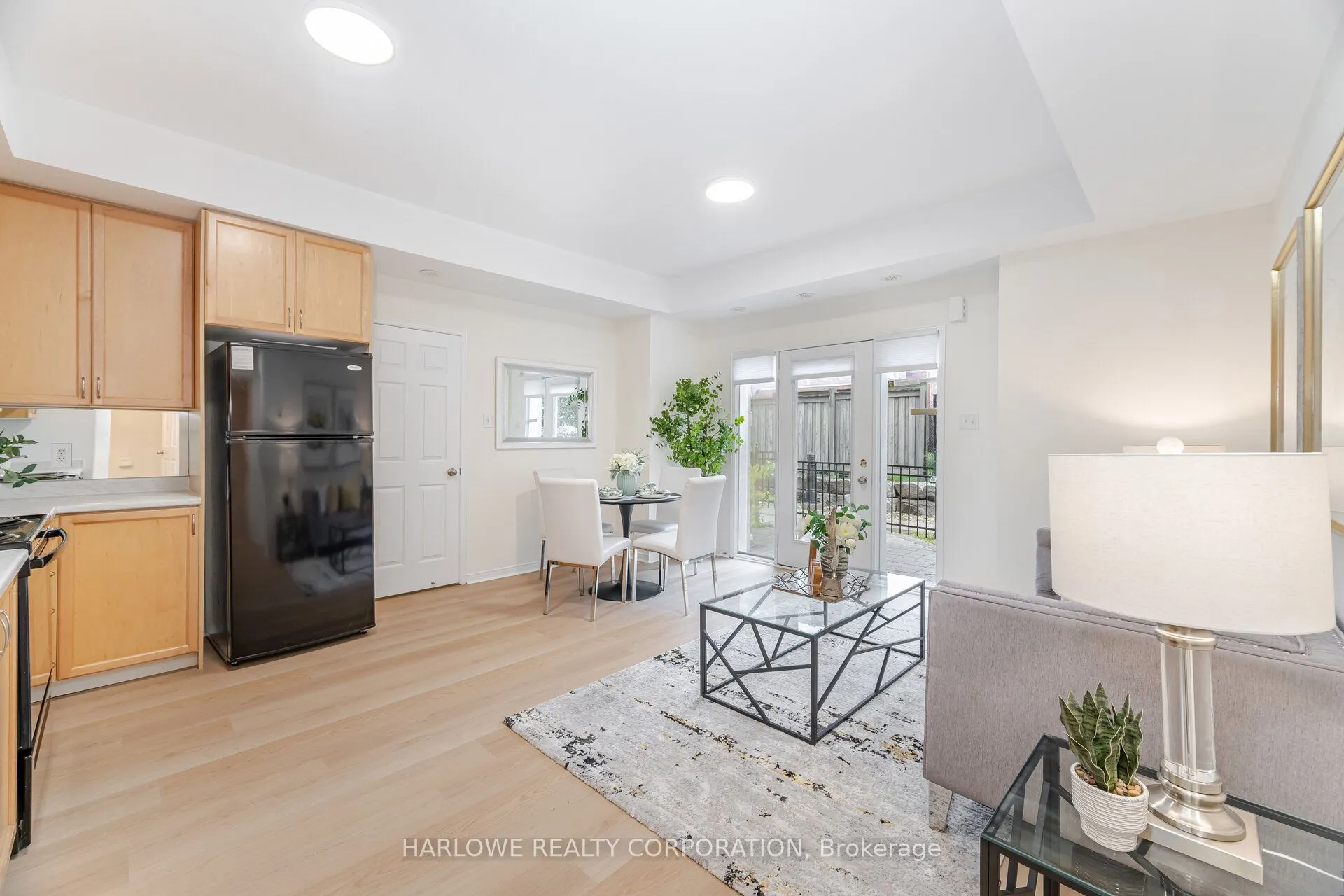 60 Fairwood Circle, #11