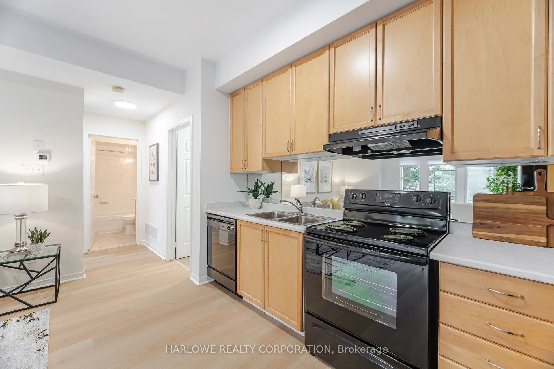 60 Fairwood Circle, #11