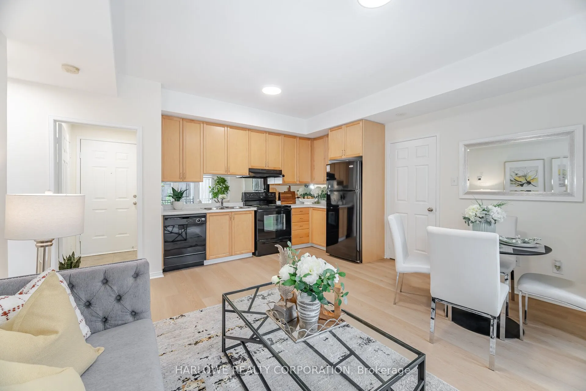 60 Fairwood Circle, #11