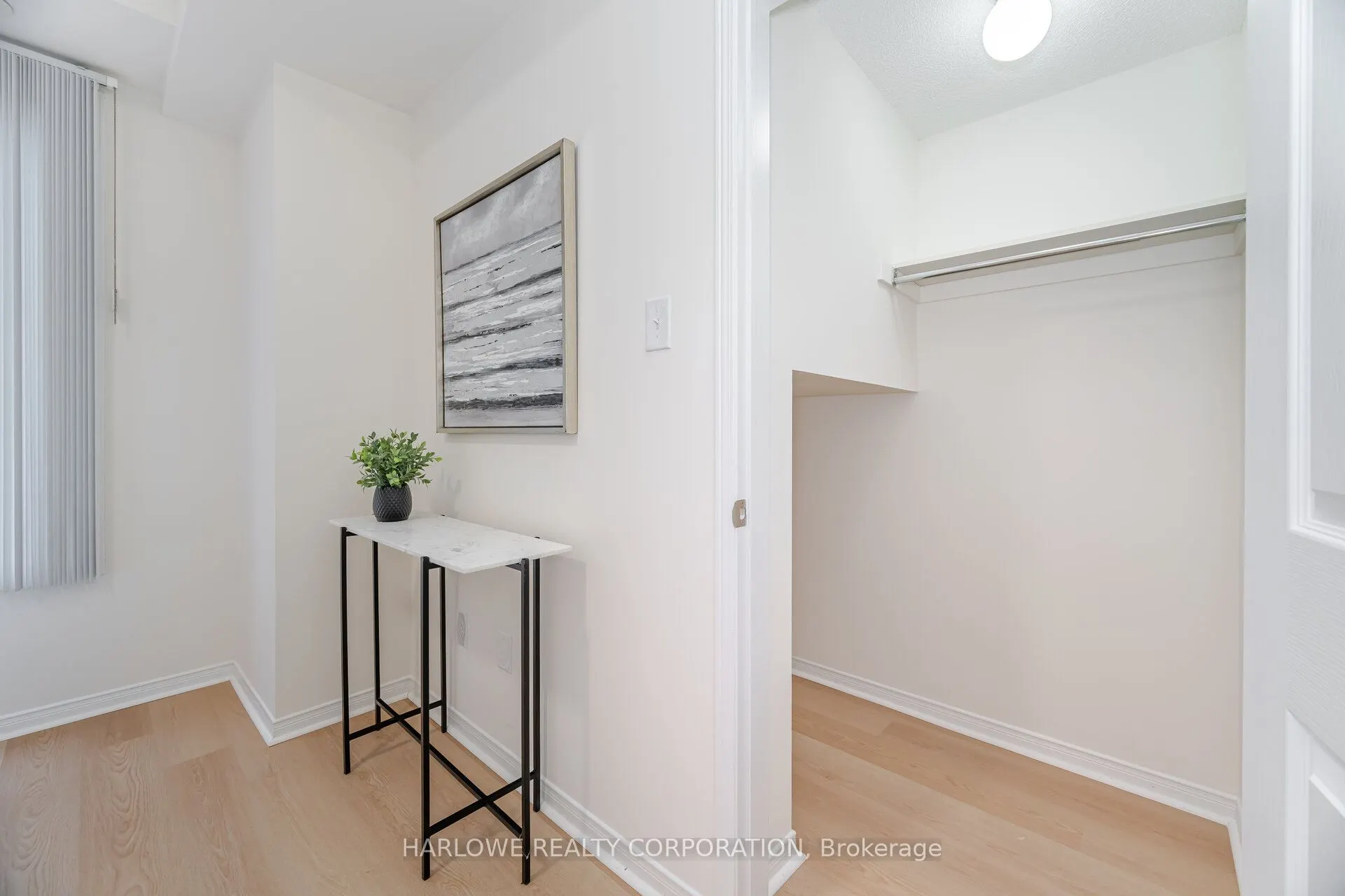 60 Fairwood Circle, #11