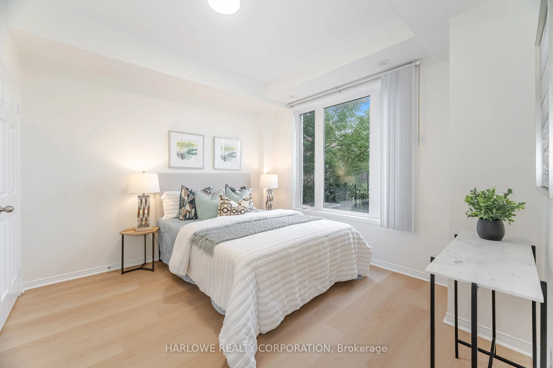 60 Fairwood Circle, #11