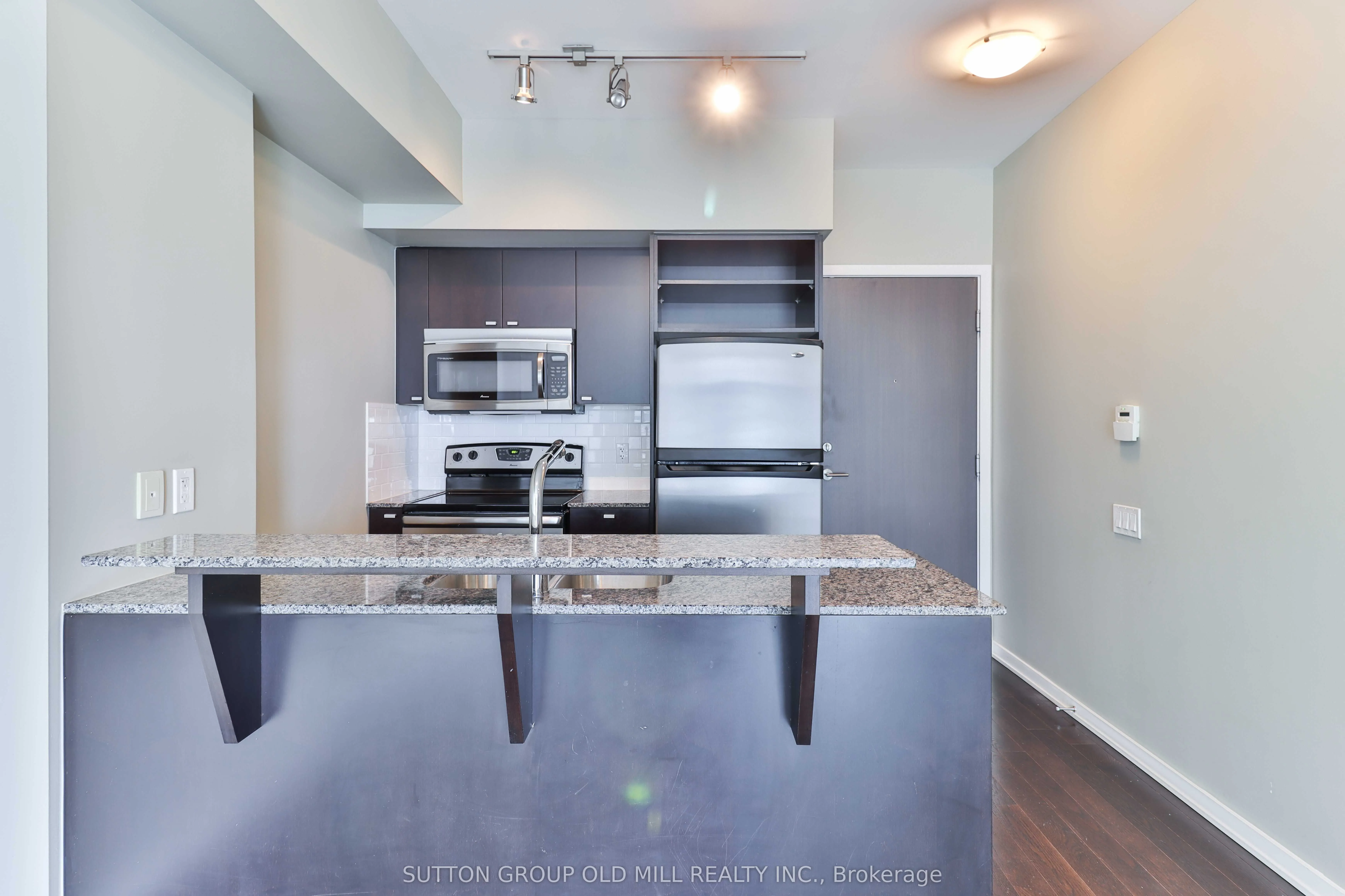 103 The Queensway, #709