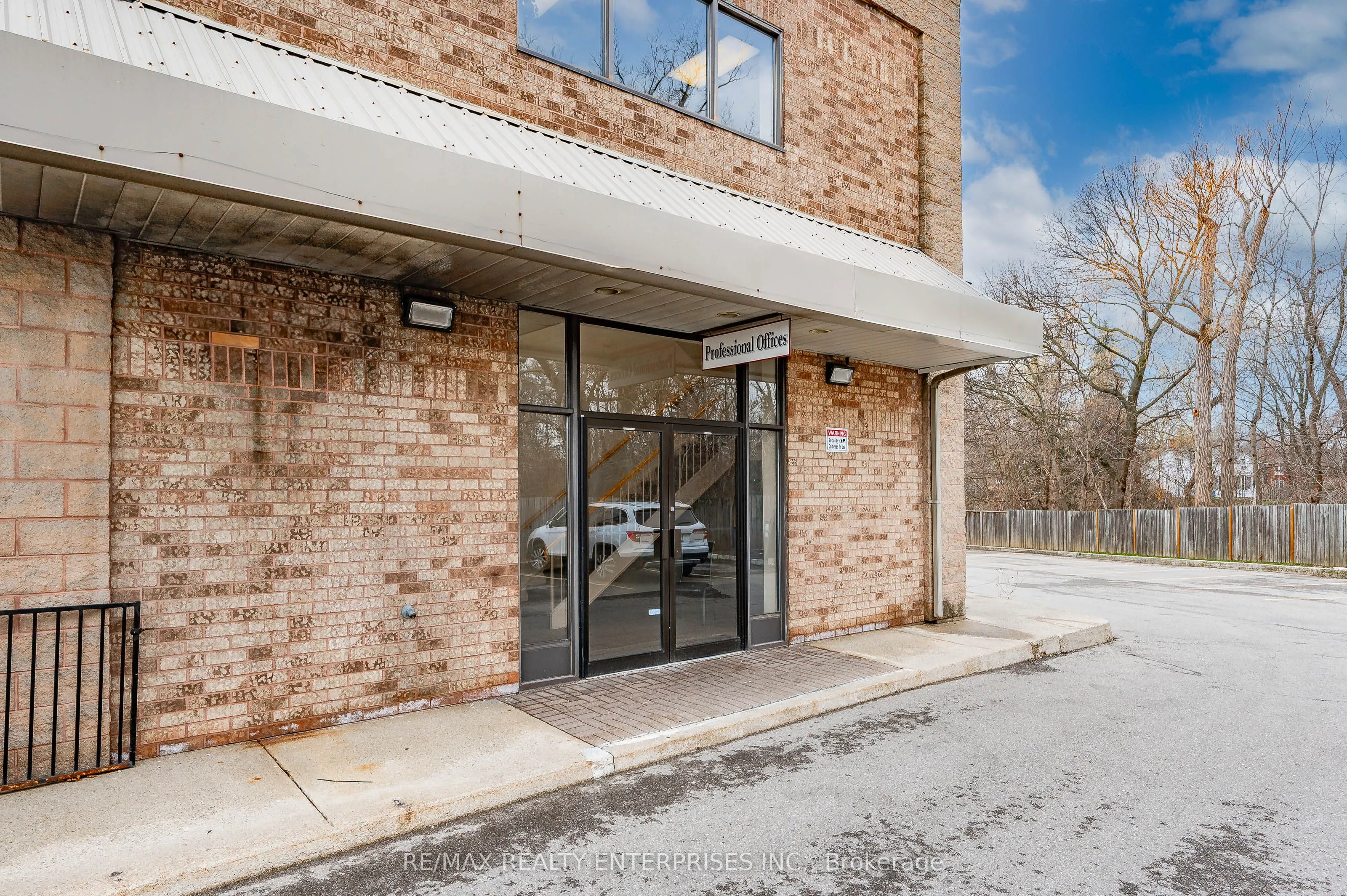 1801 Lakeshore Road W, #13