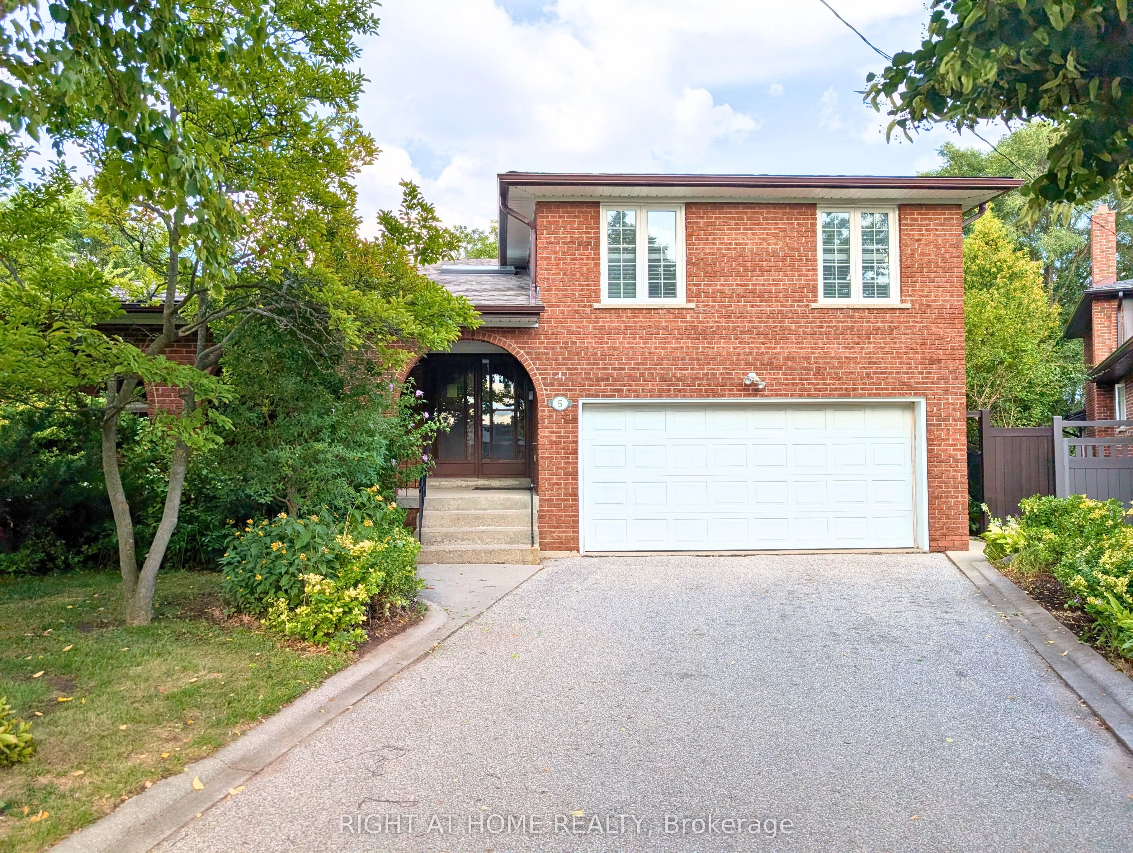 5 Greyswood Court