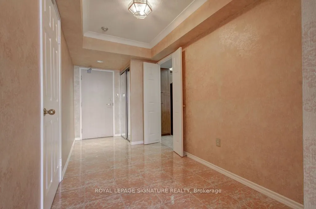 1271 Walden Circle, #704