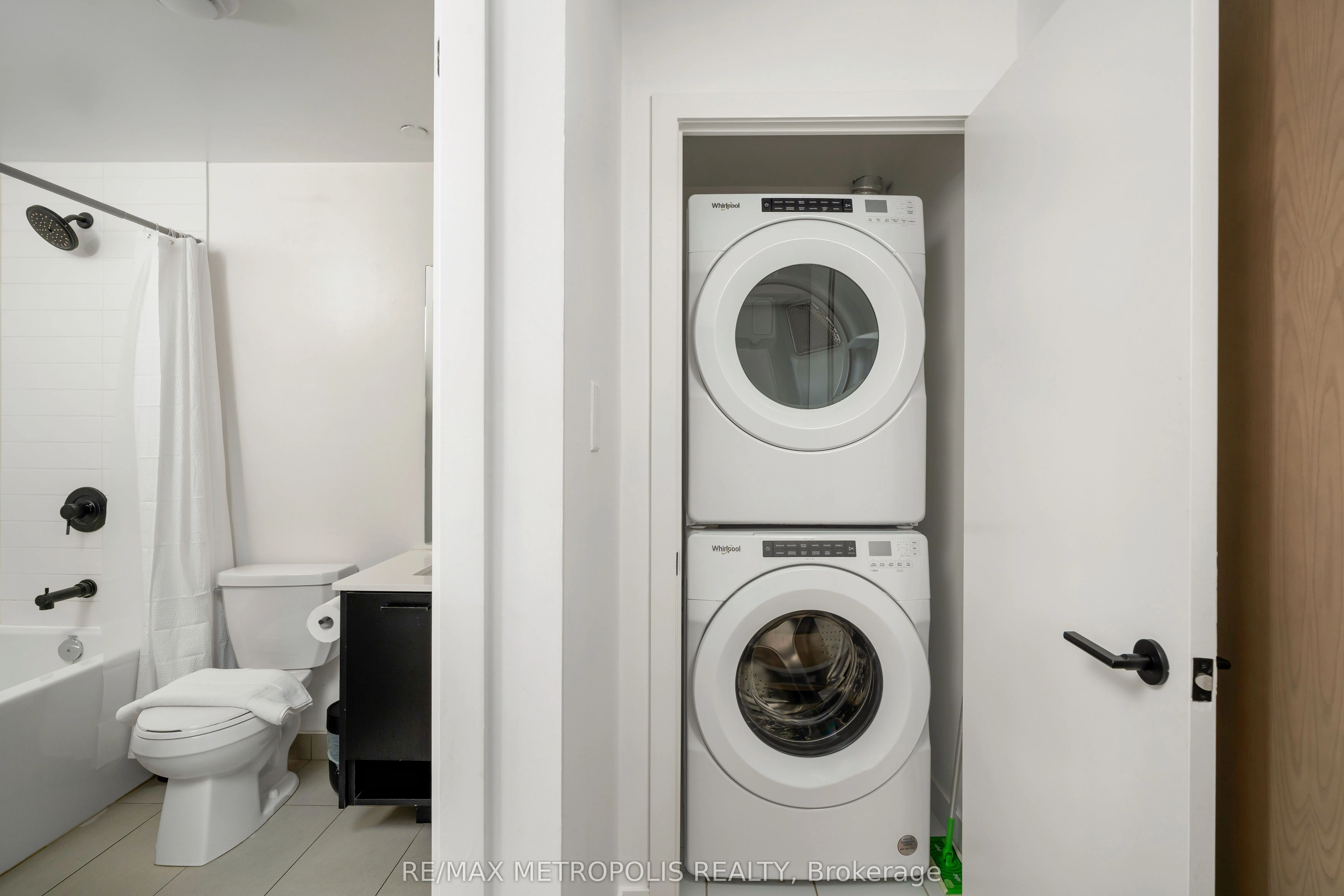 2300 St Clair Avenue W, #407