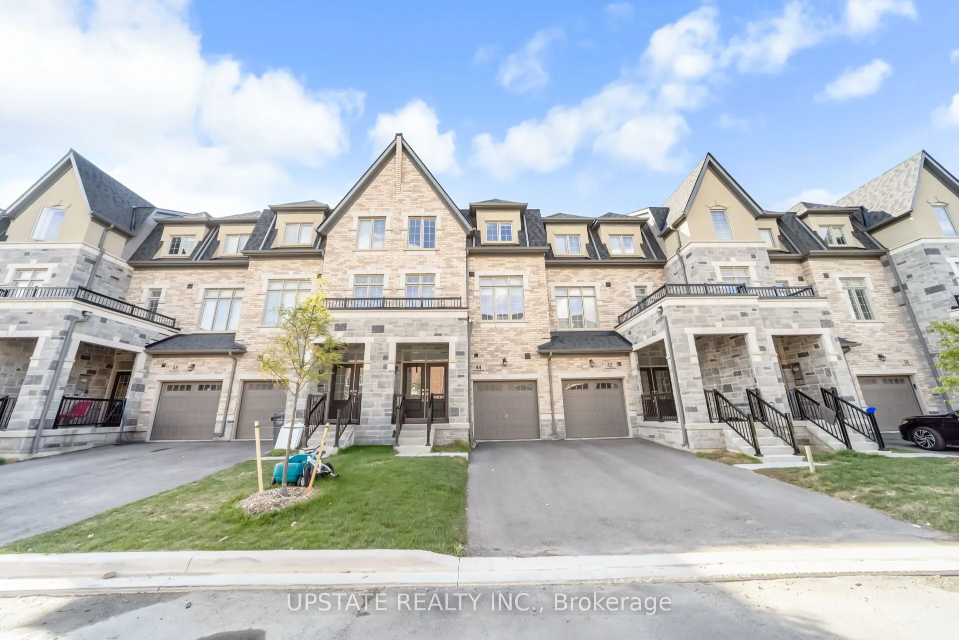 44 Foxsparrow Road
