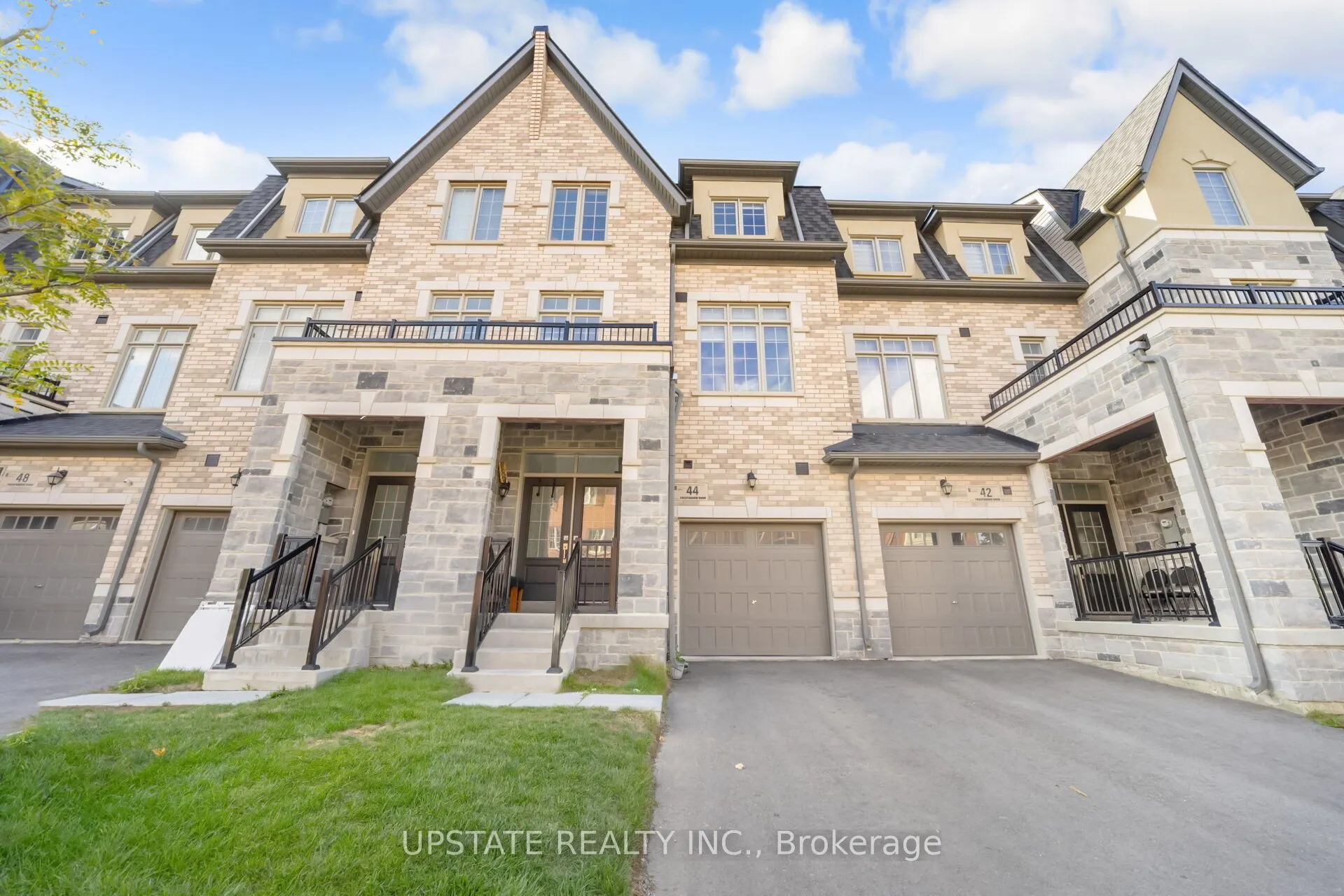 44 Foxsparrow Road