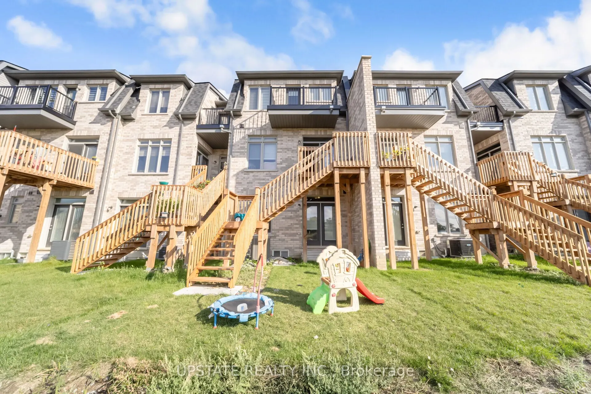44 Foxsparrow Road