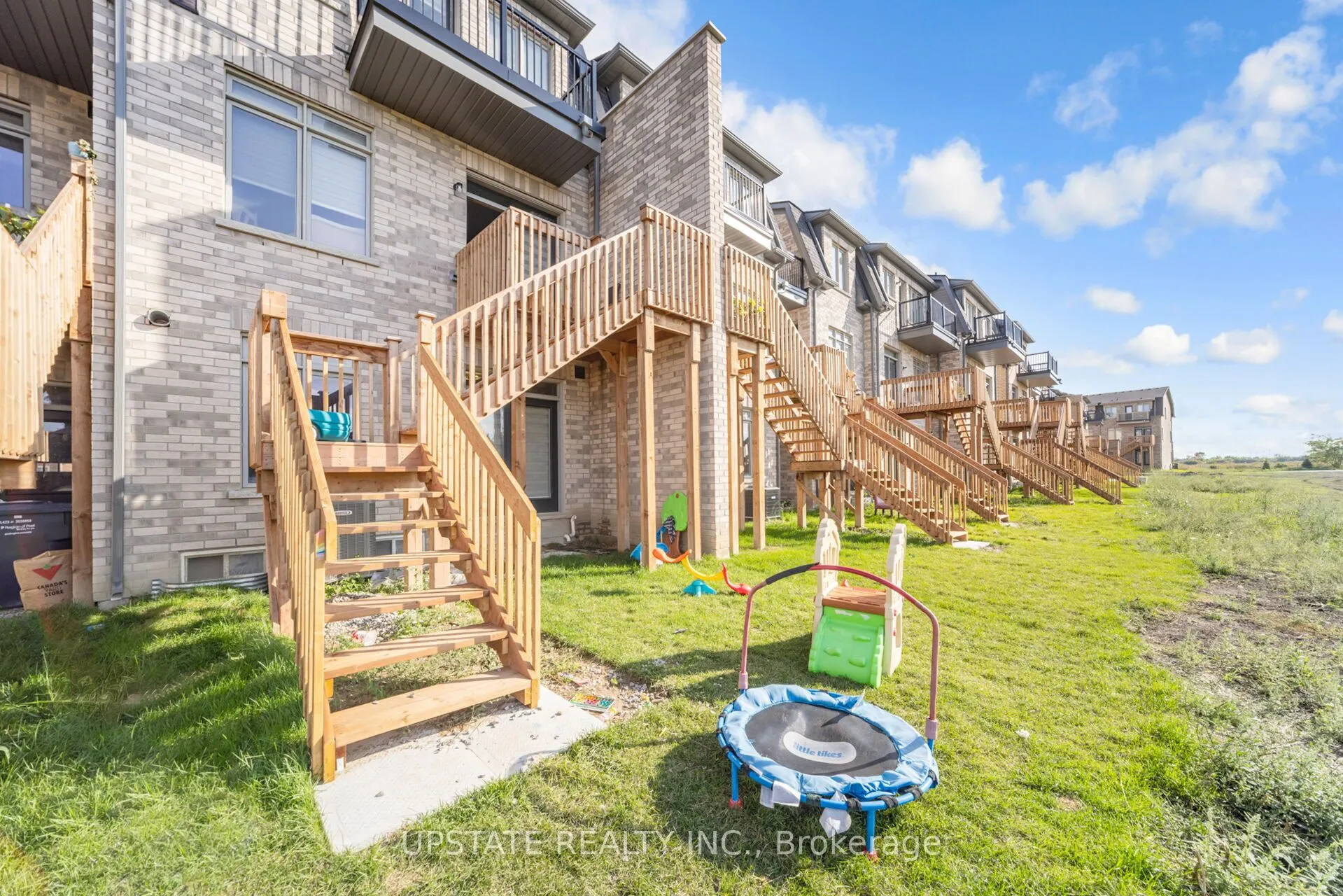 44 Foxsparrow Road