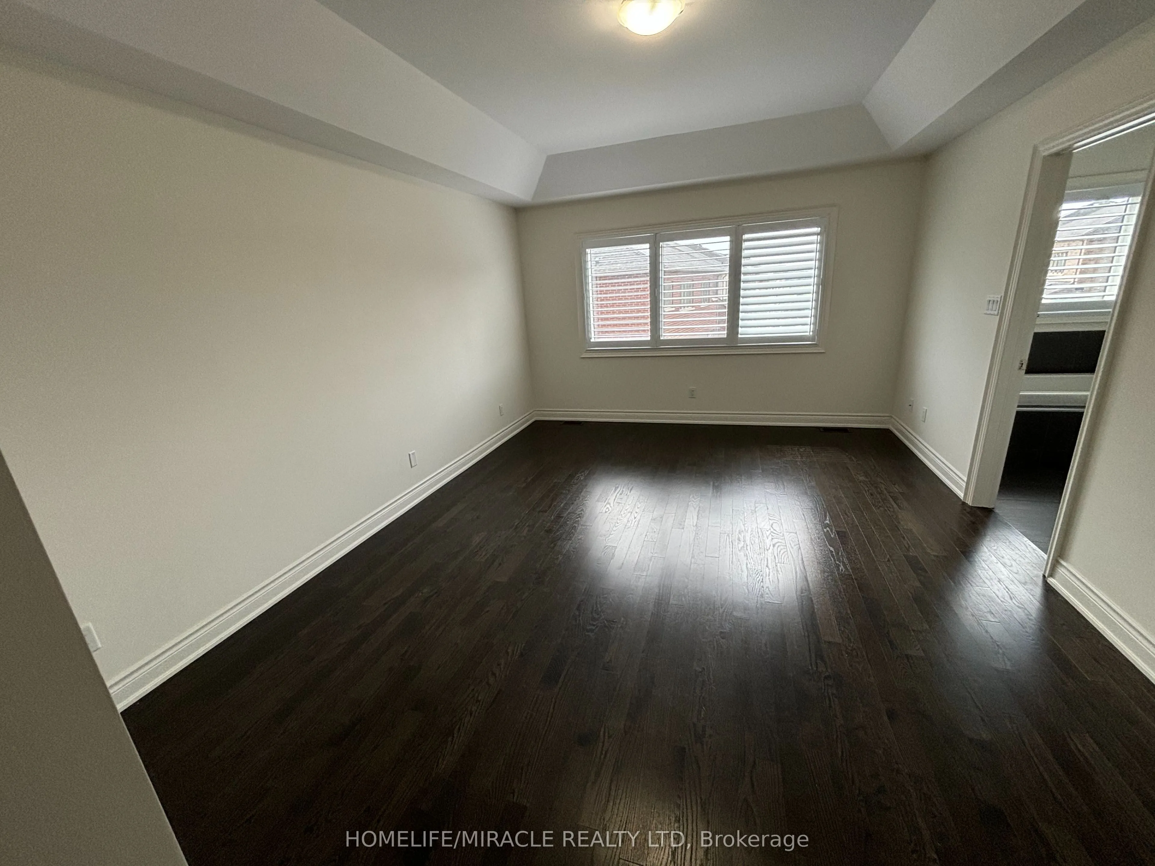 12 Gruenwald Gate, #Main