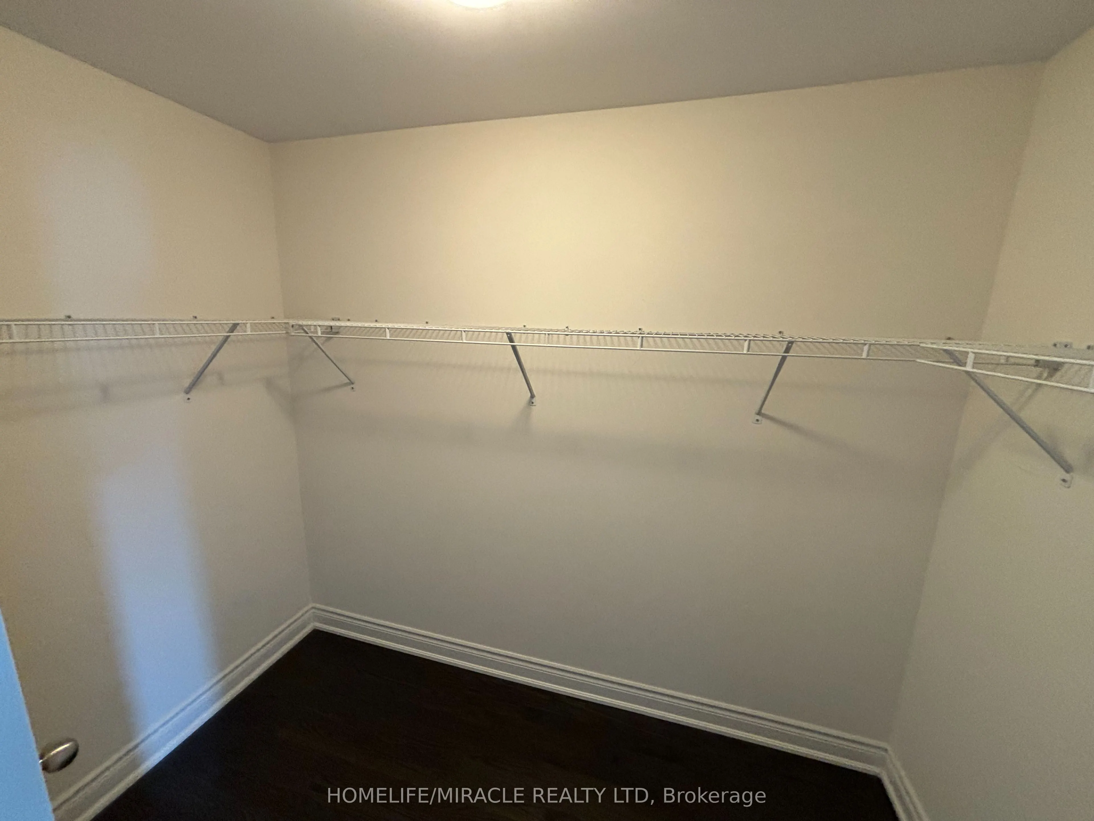 12 Gruenwald Gate, #Main