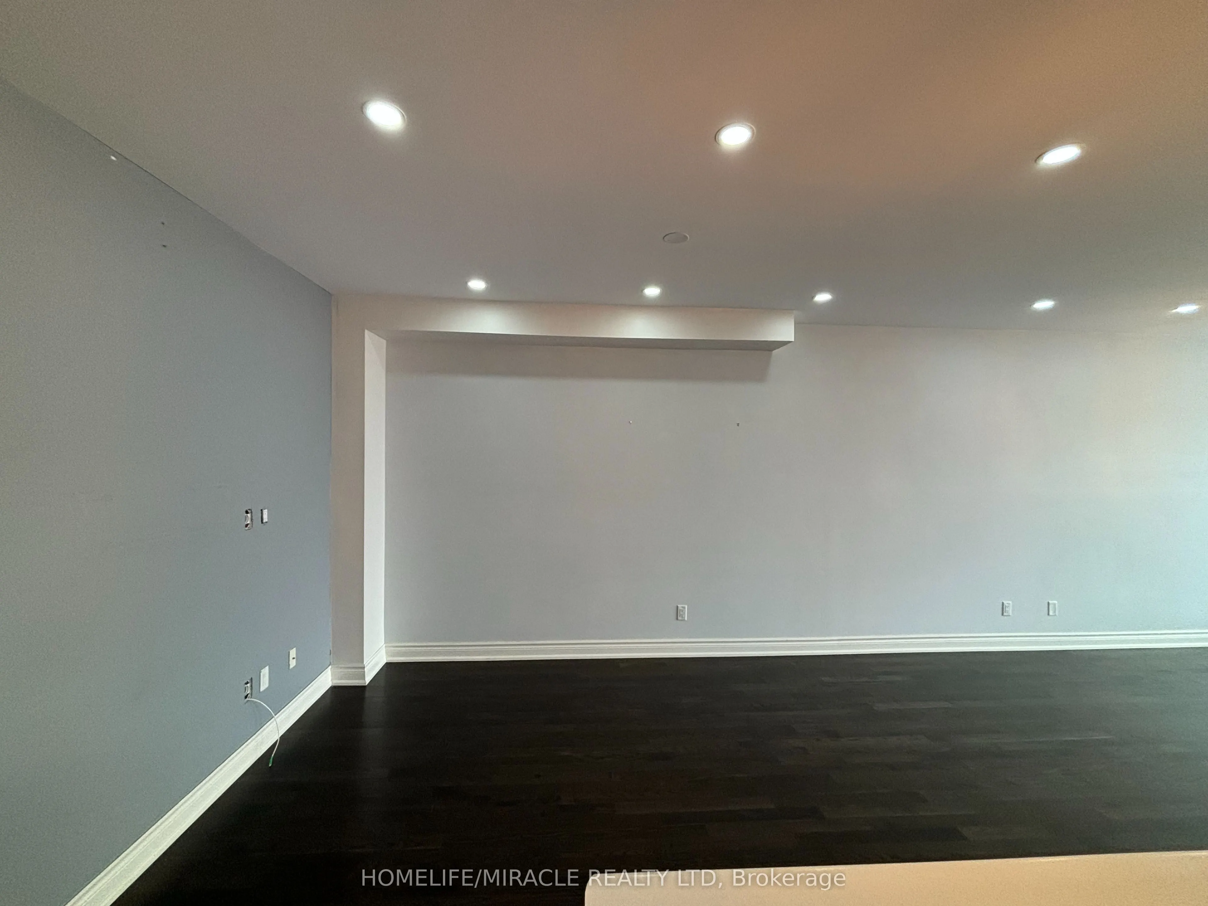 12 Gruenwald Gate, #Main