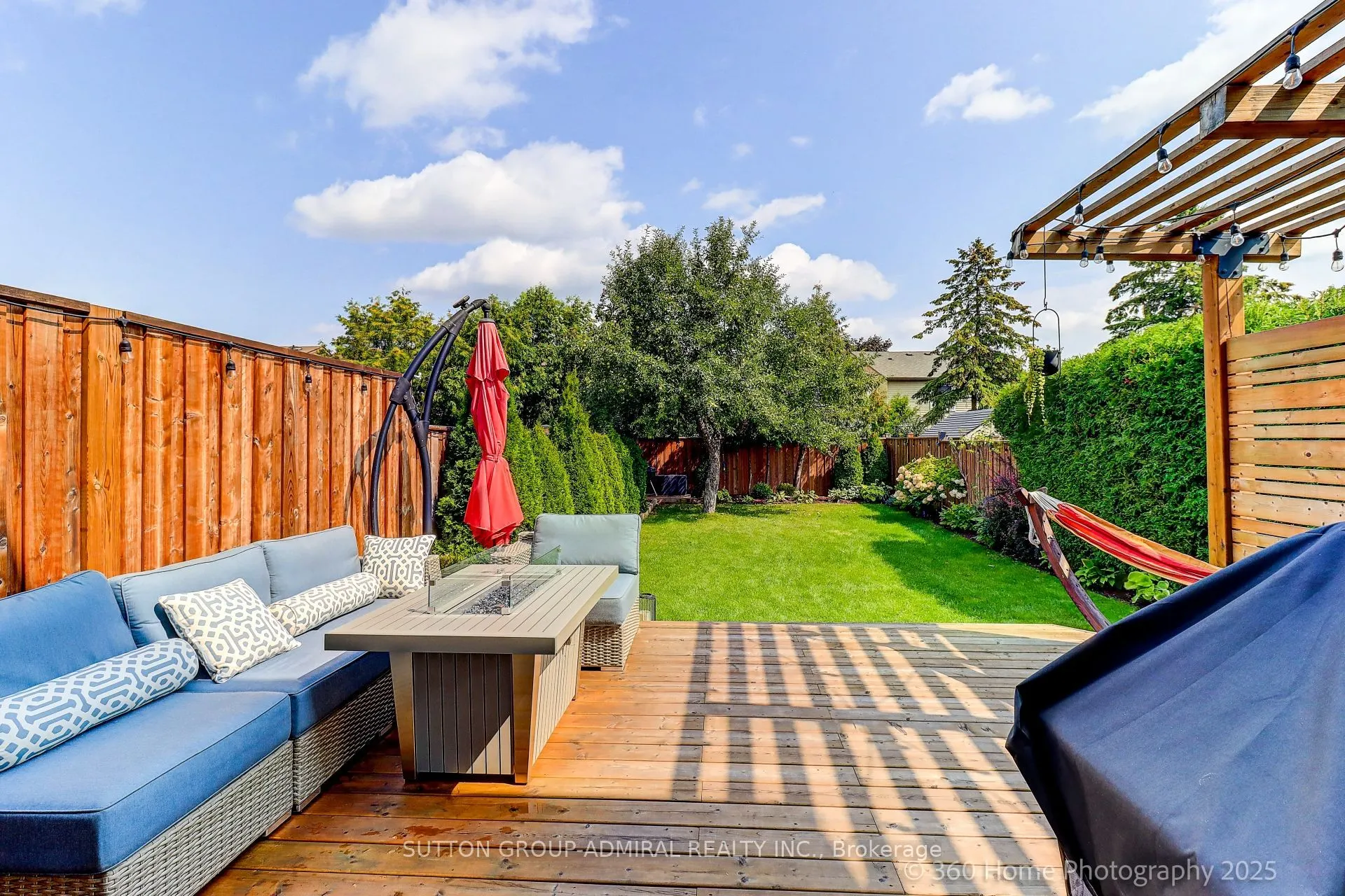709 Greycedar Crescent