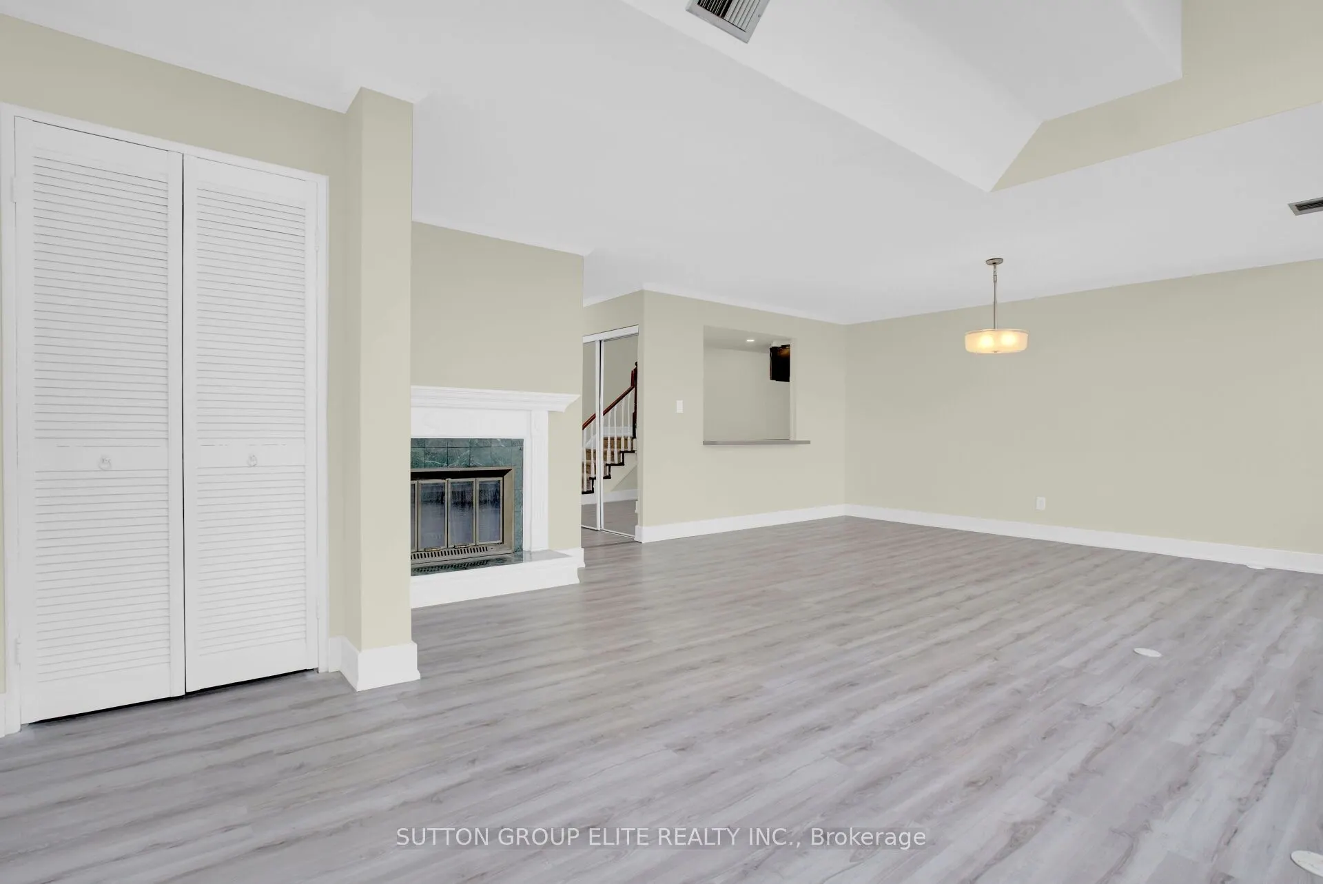 200 Robert Speck Parkway, #5