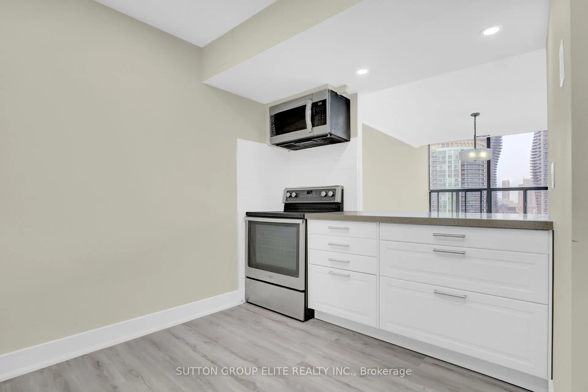 200 Robert Speck Parkway, #5