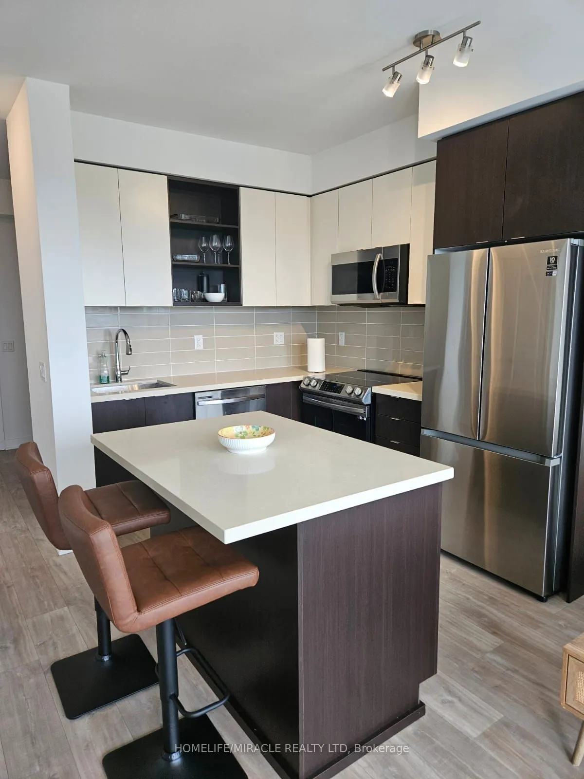 4675 Metcalfe Avenue, #403
