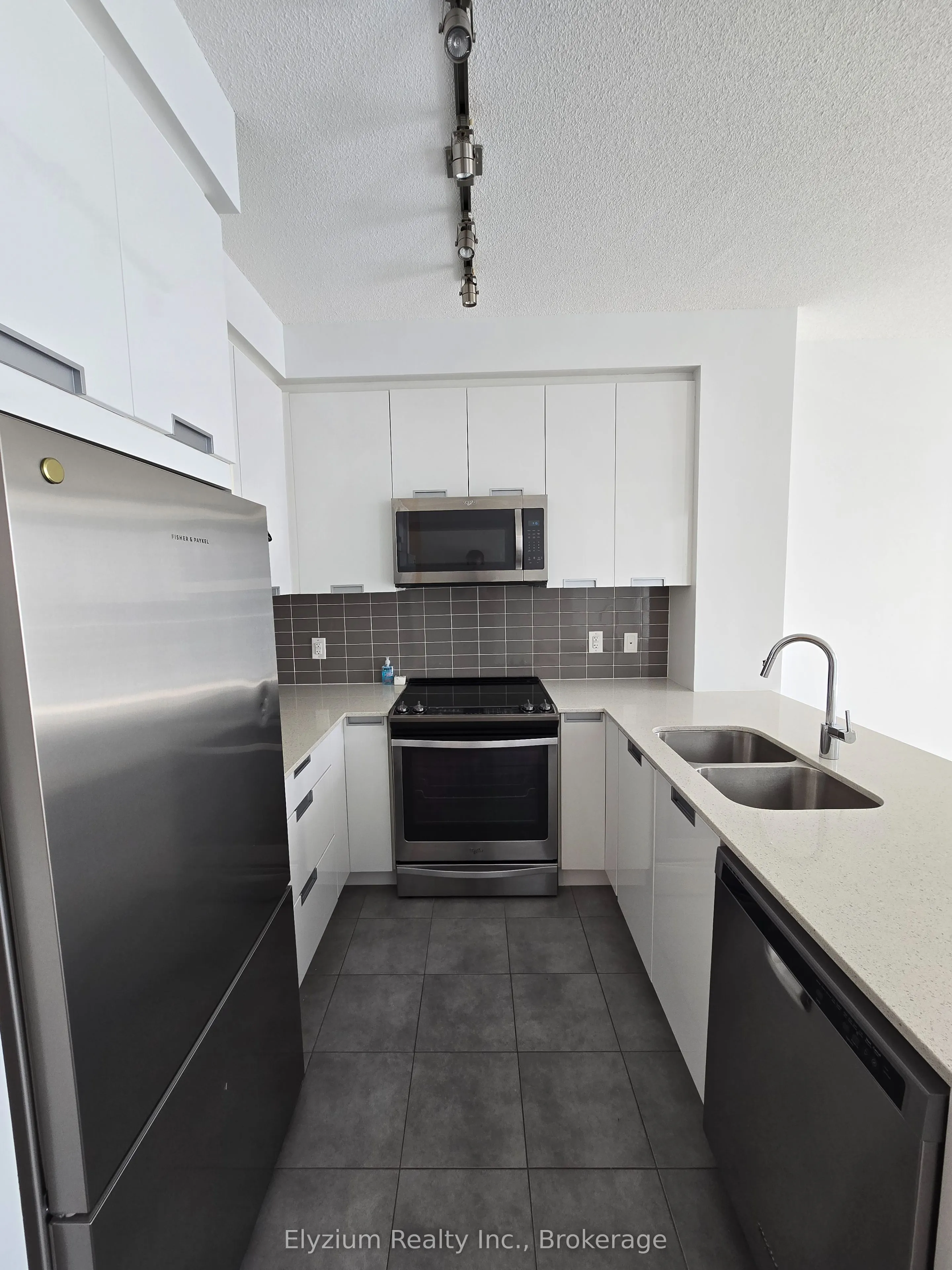 5033 Four Springs Avenue, #1411