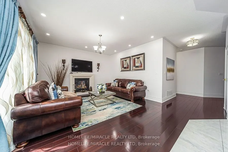 6 Currant Road