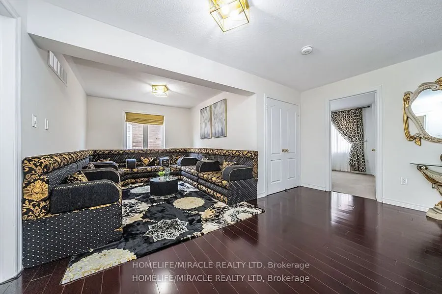 6 Currant Road