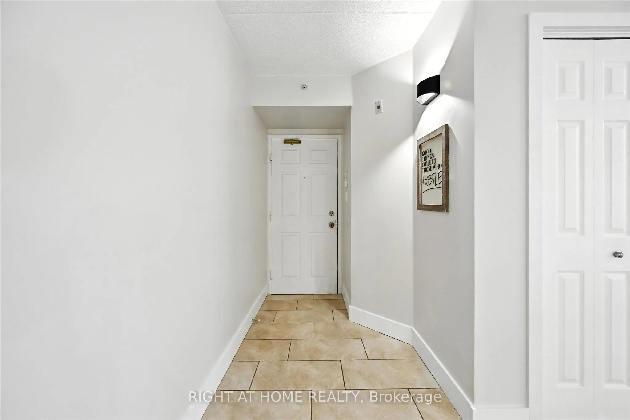 1421 Walker's Line, #102