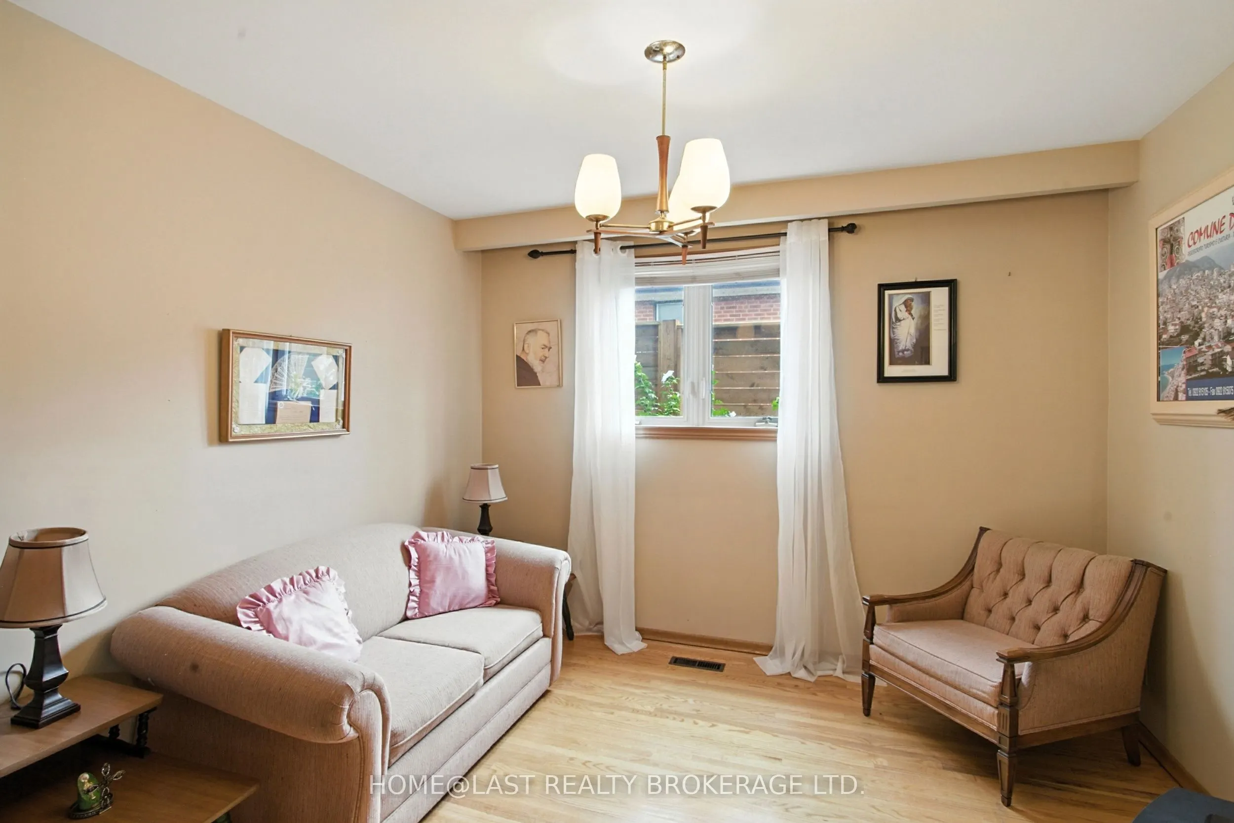 15 Blacksmith Crescent