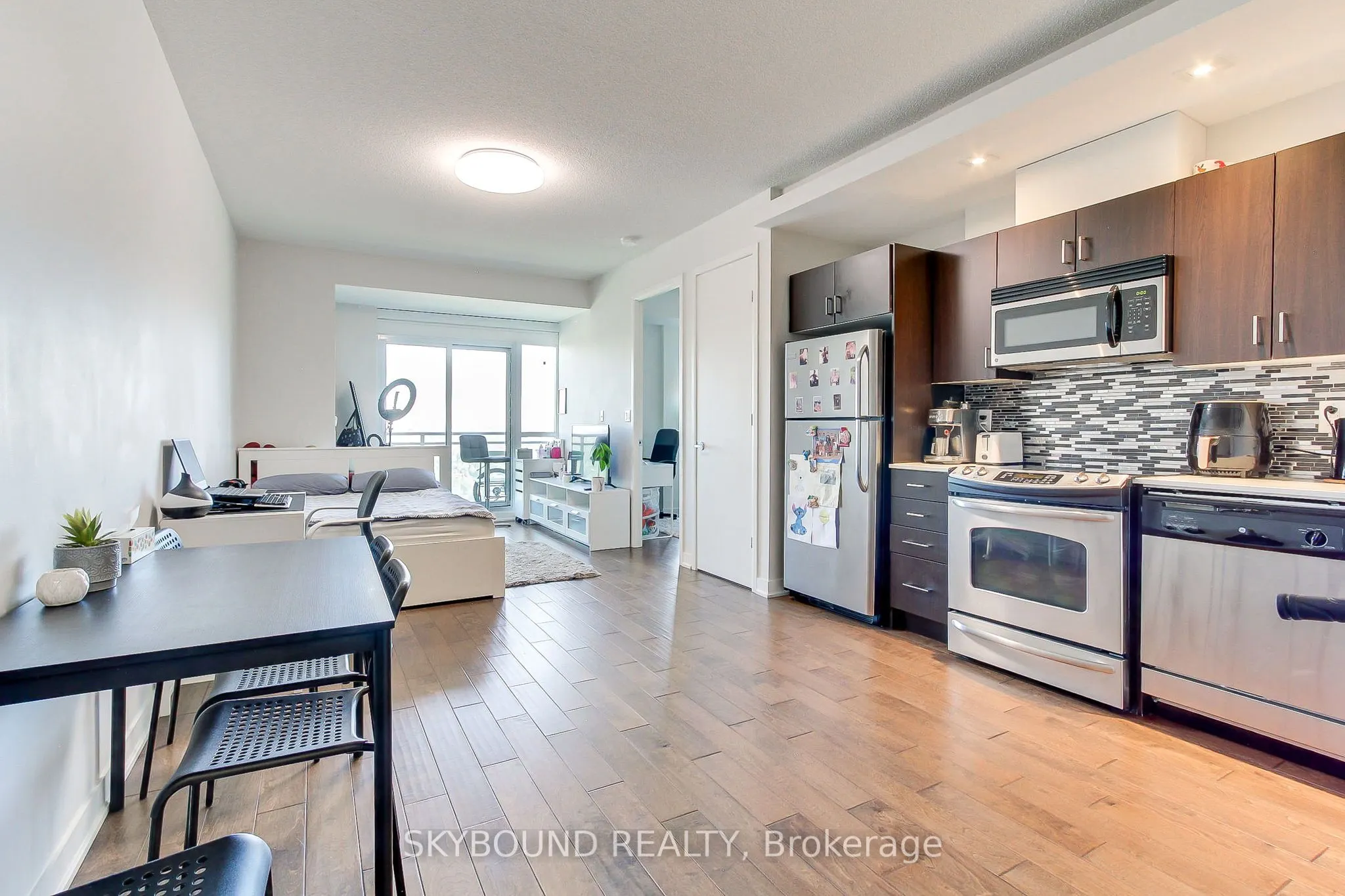 165 Legion Road N, #2723