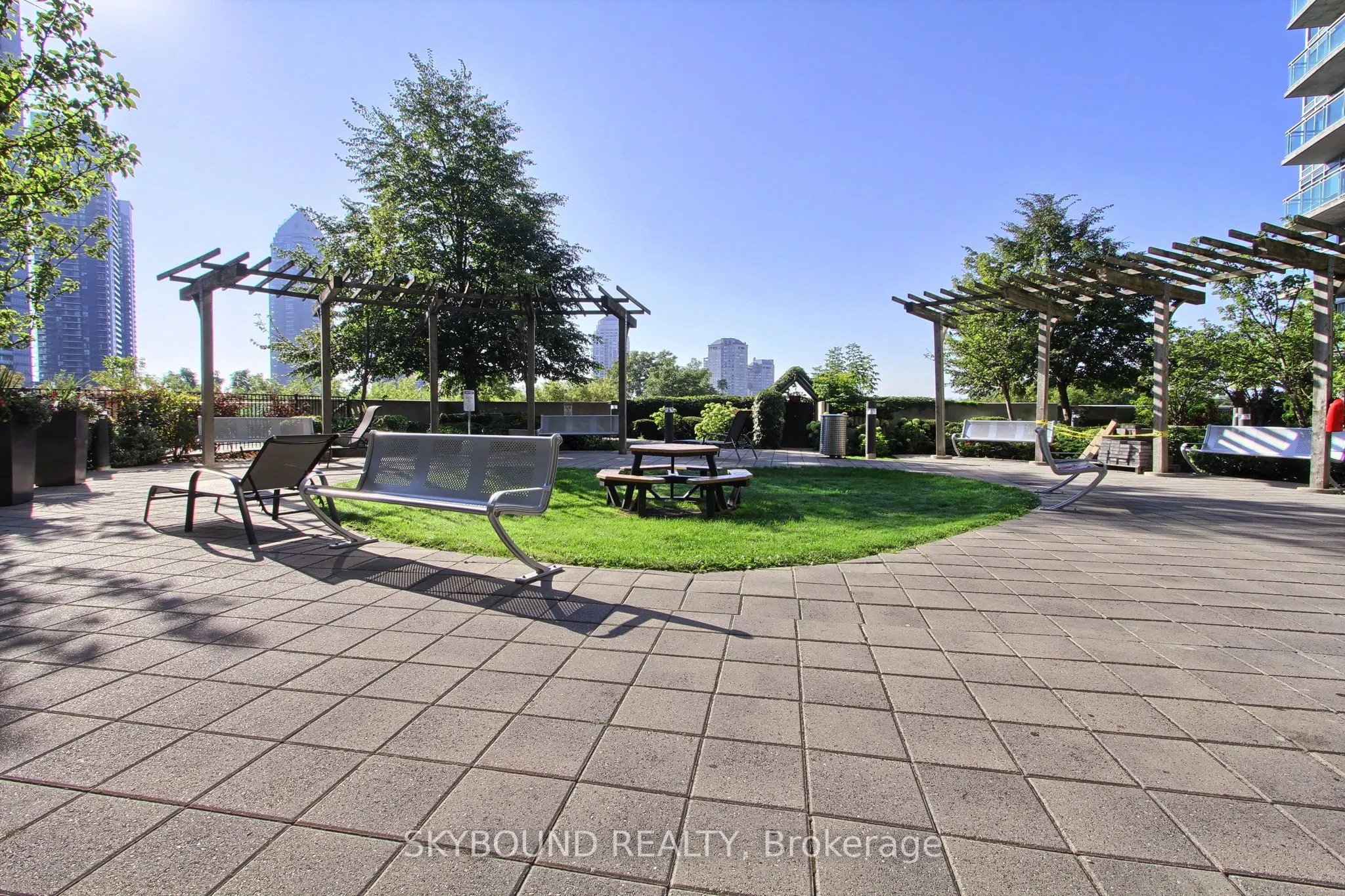 165 Legion Road N, #2723