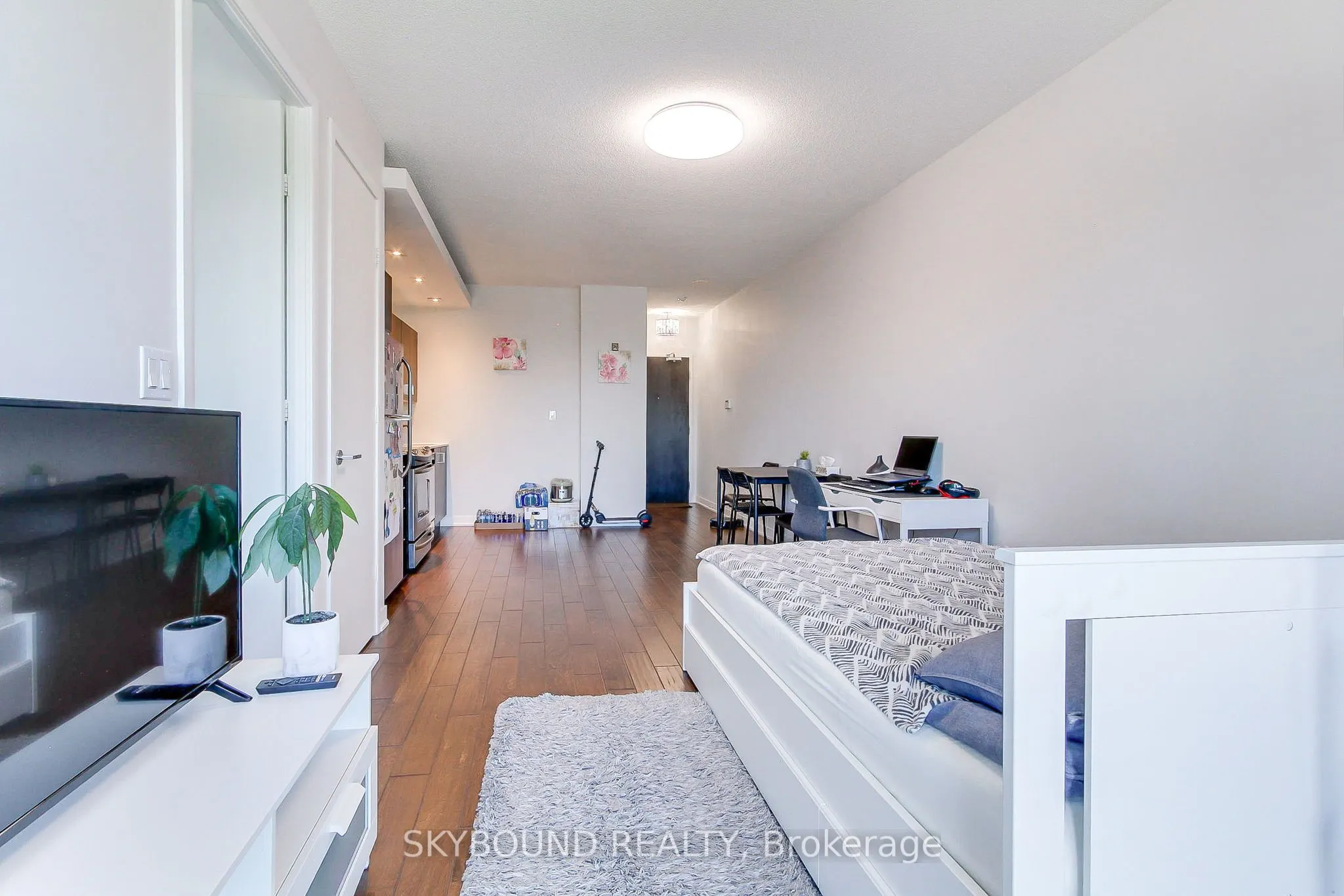 165 Legion Road N, #2723