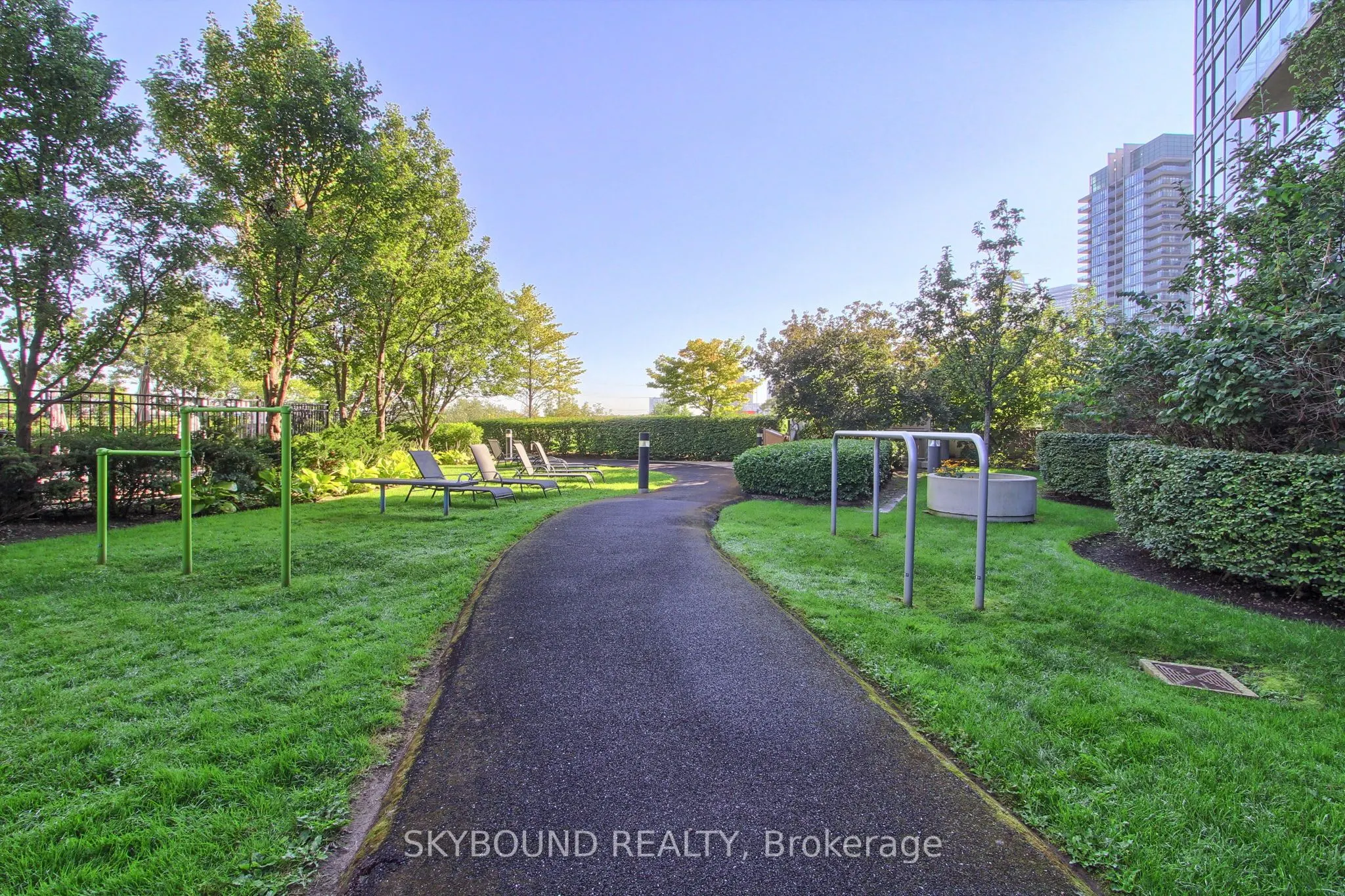 165 Legion Road N, #2723