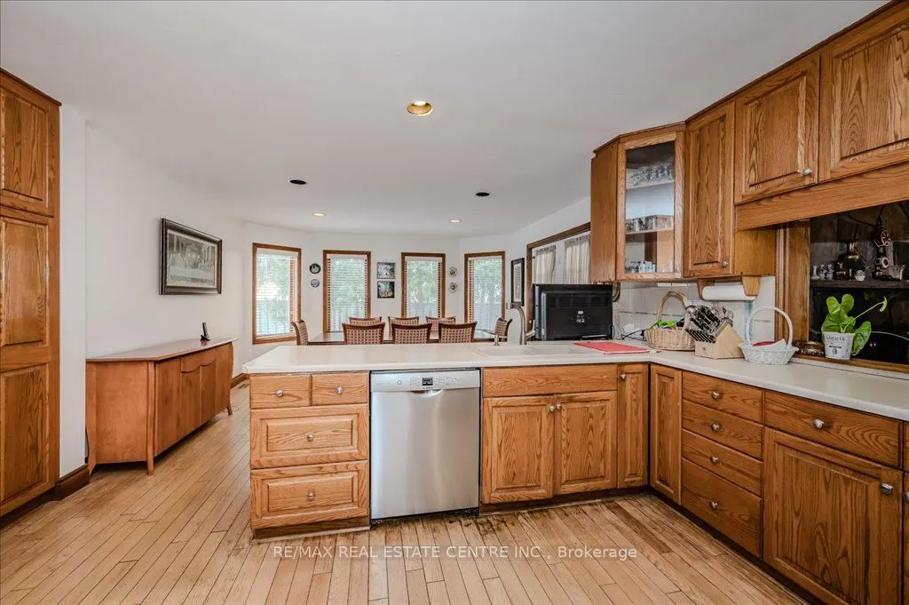 2260 Oneida Crescent