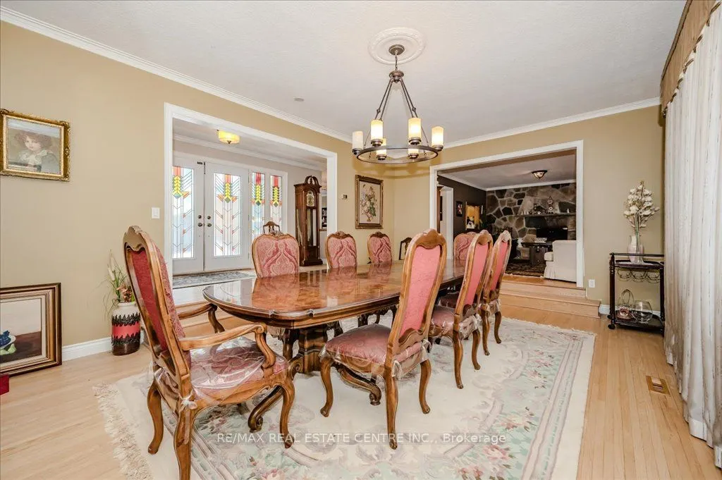 2260 Oneida Crescent