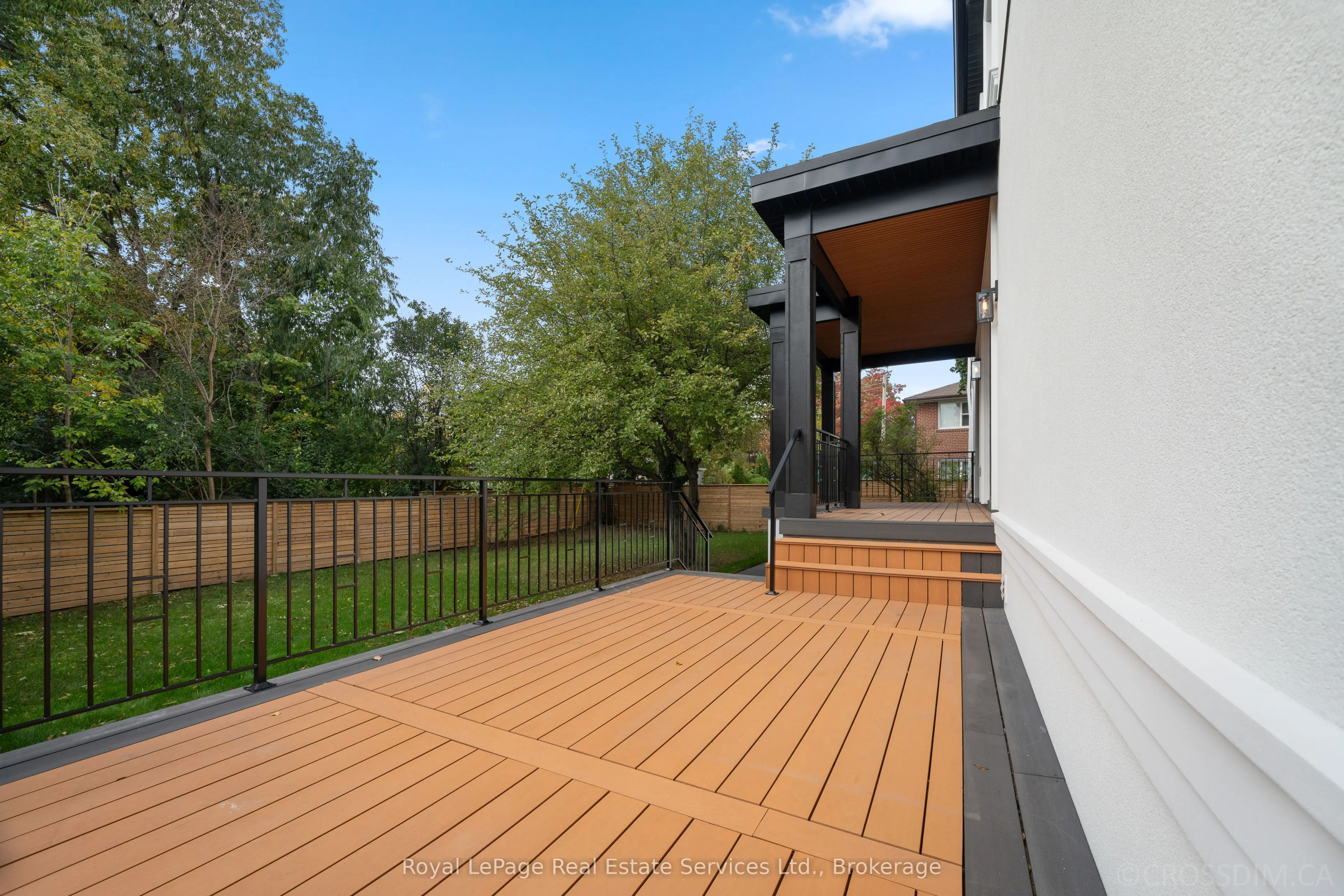 480 Scarsdale Crescent