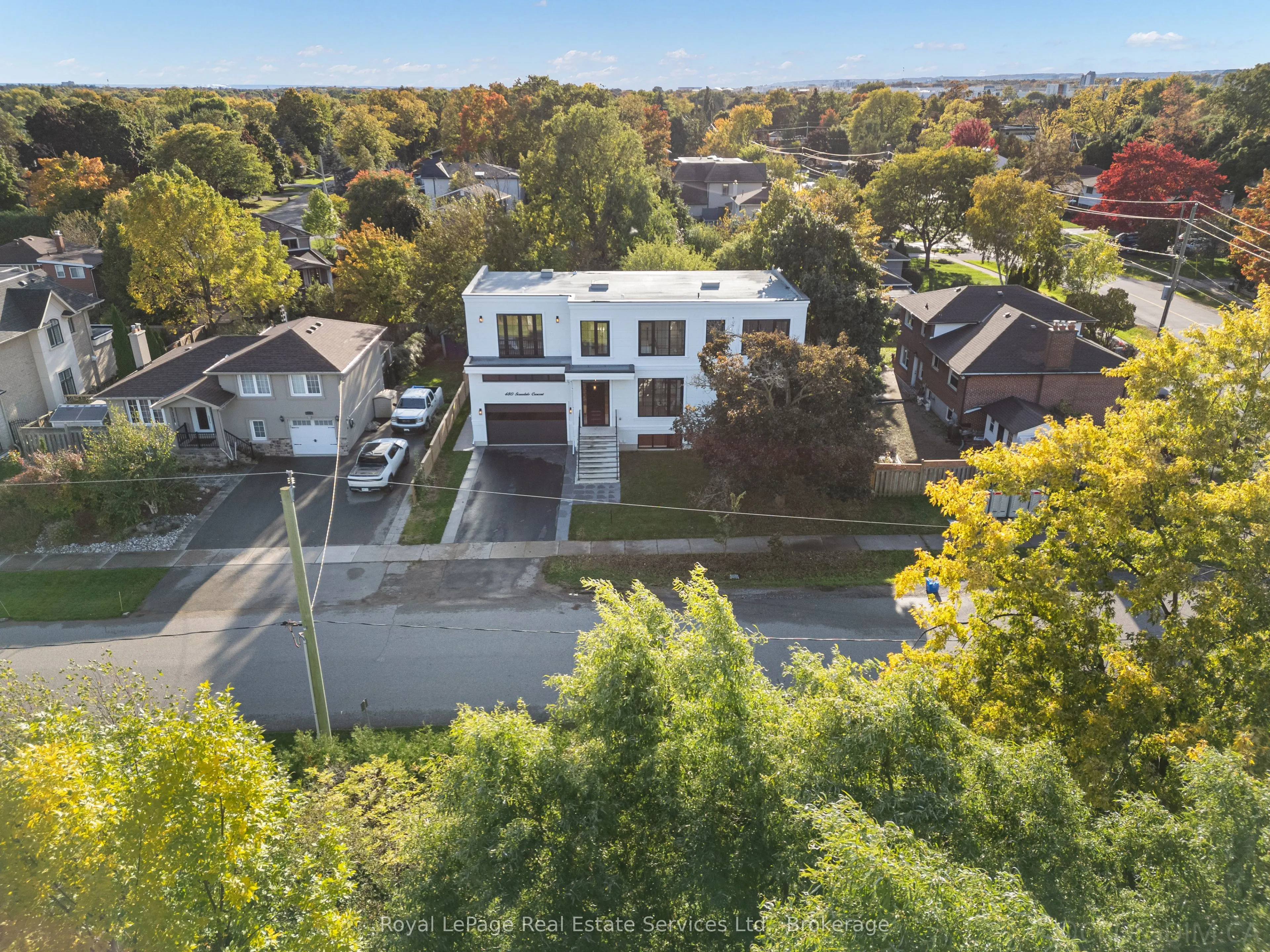 480 Scarsdale Crescent