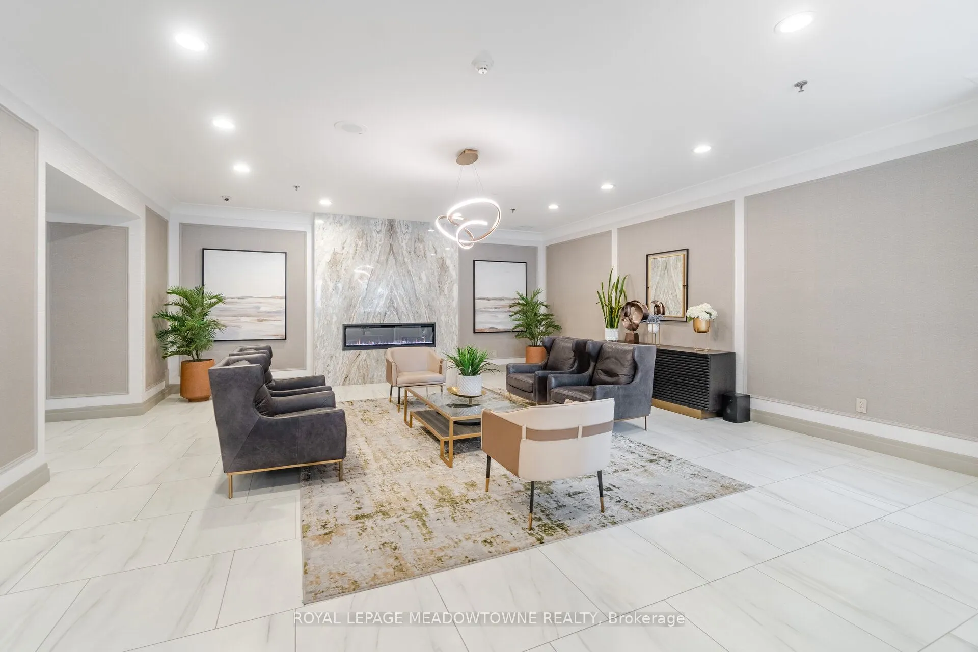 75 King Street E, #406